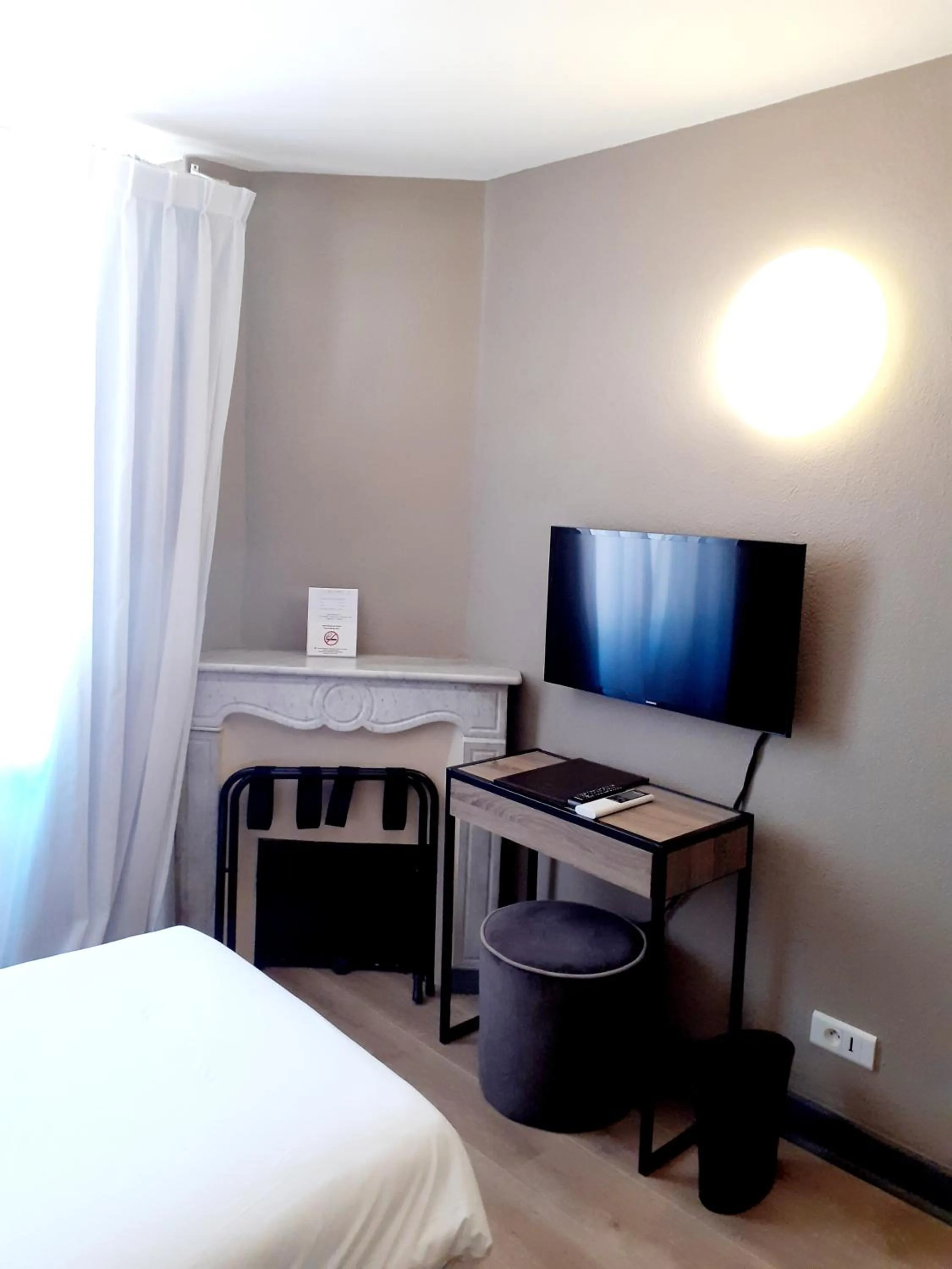 Bedroom, Bed in Hôtel La Villa Tosca