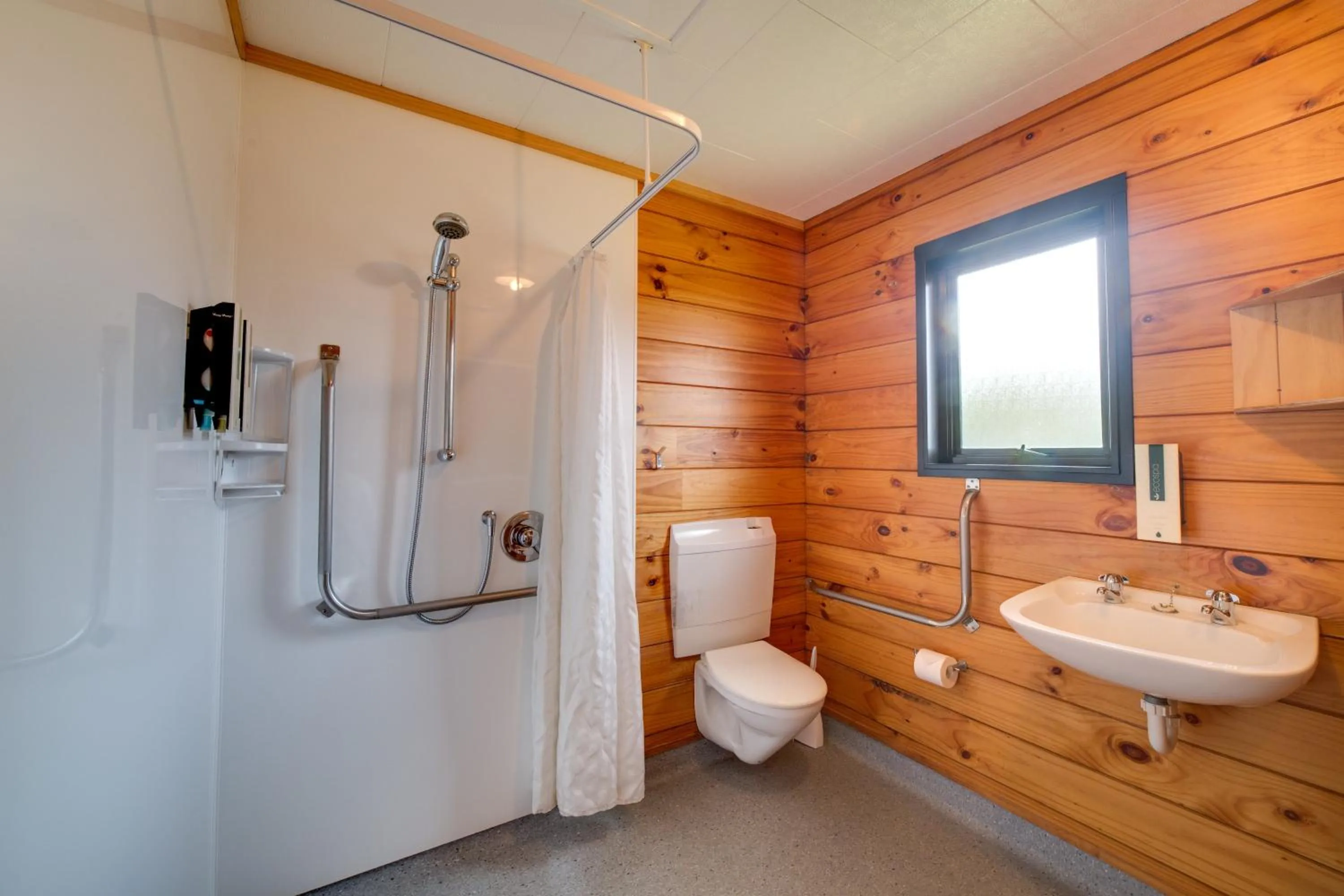 Shower in Wellington TOP 10 Holiday Park