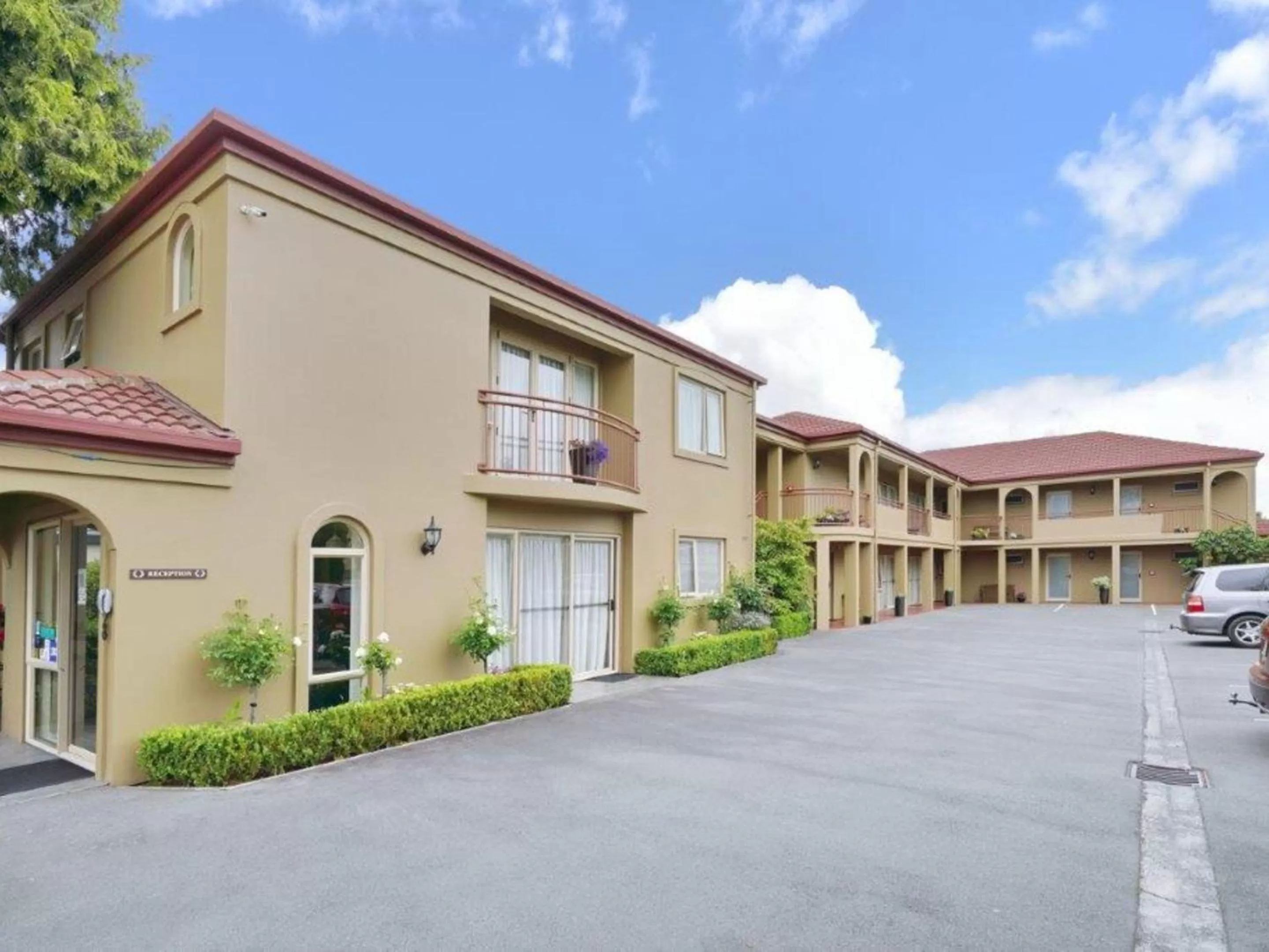 Property building in Roma On Riccarton Motel