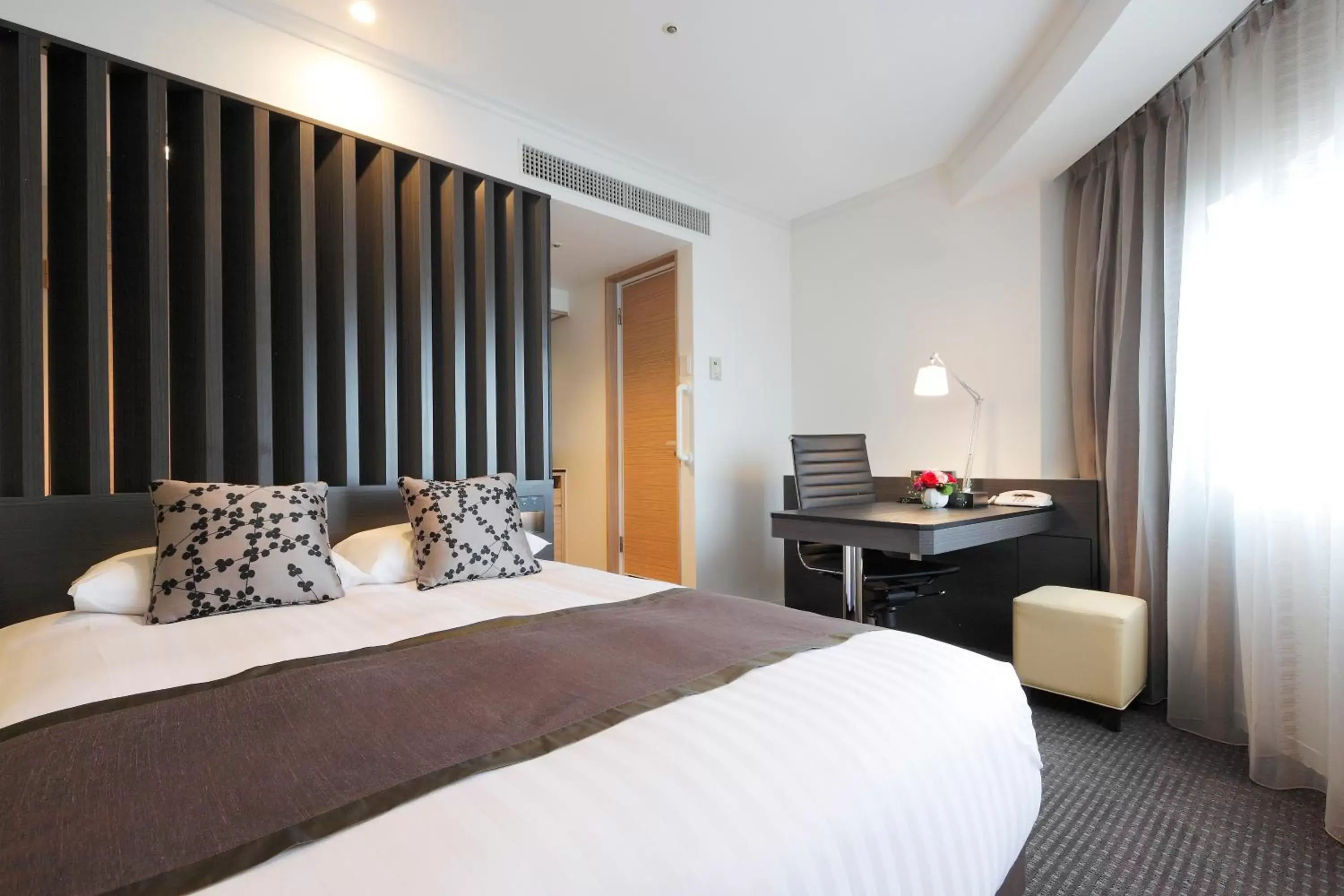 Corner Double Room - single occupancy - Smoking in Palace Hotel Omiya Corner Double Room - single occupancy - Smoking in Palace Hotel Omiya