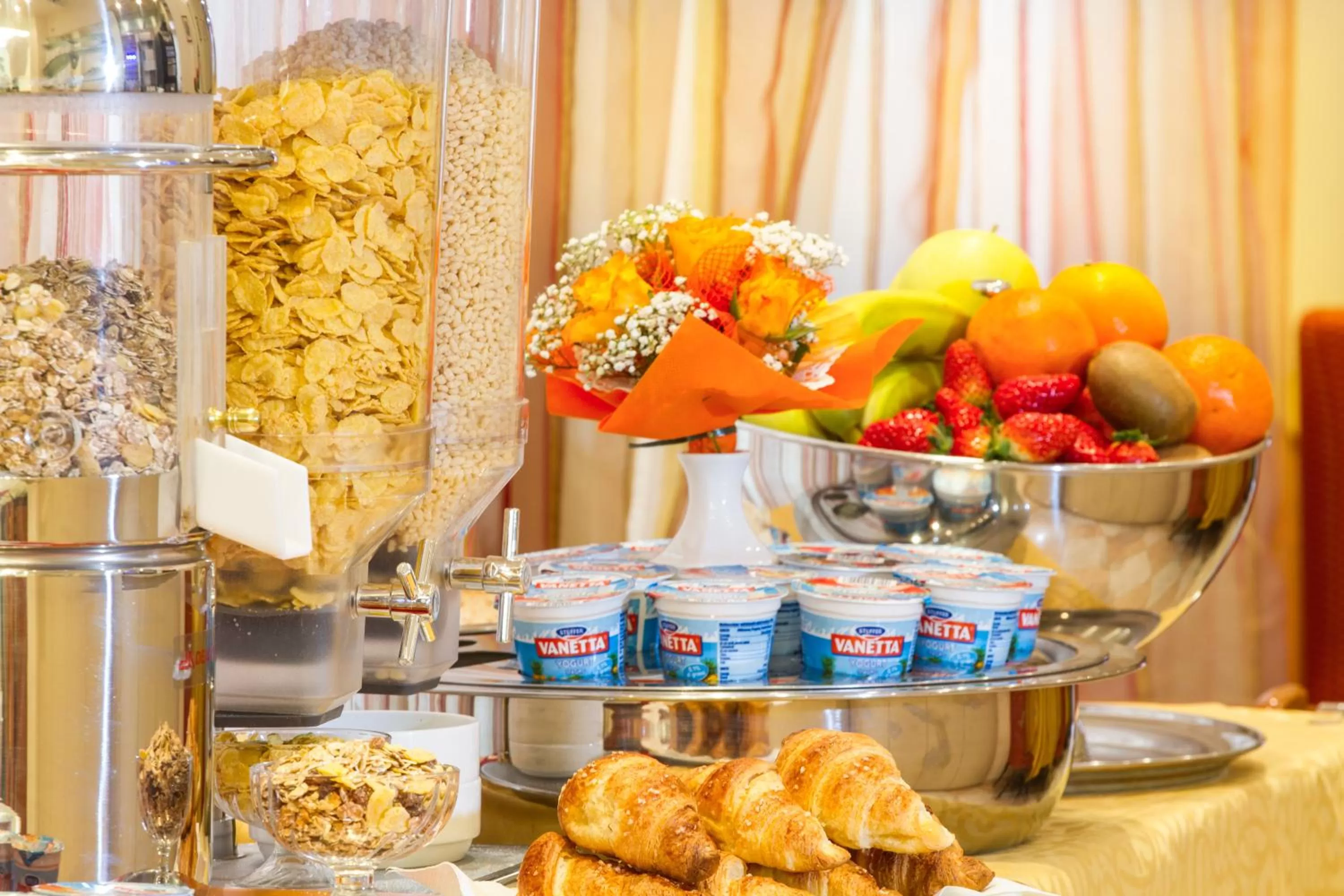 Breakfast in Hotel Garibaldi