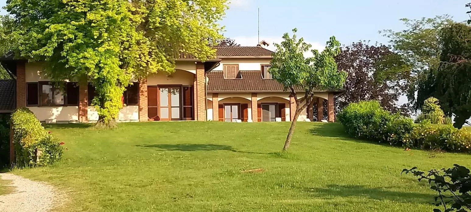 Garden, Property Building in Villa Pieve