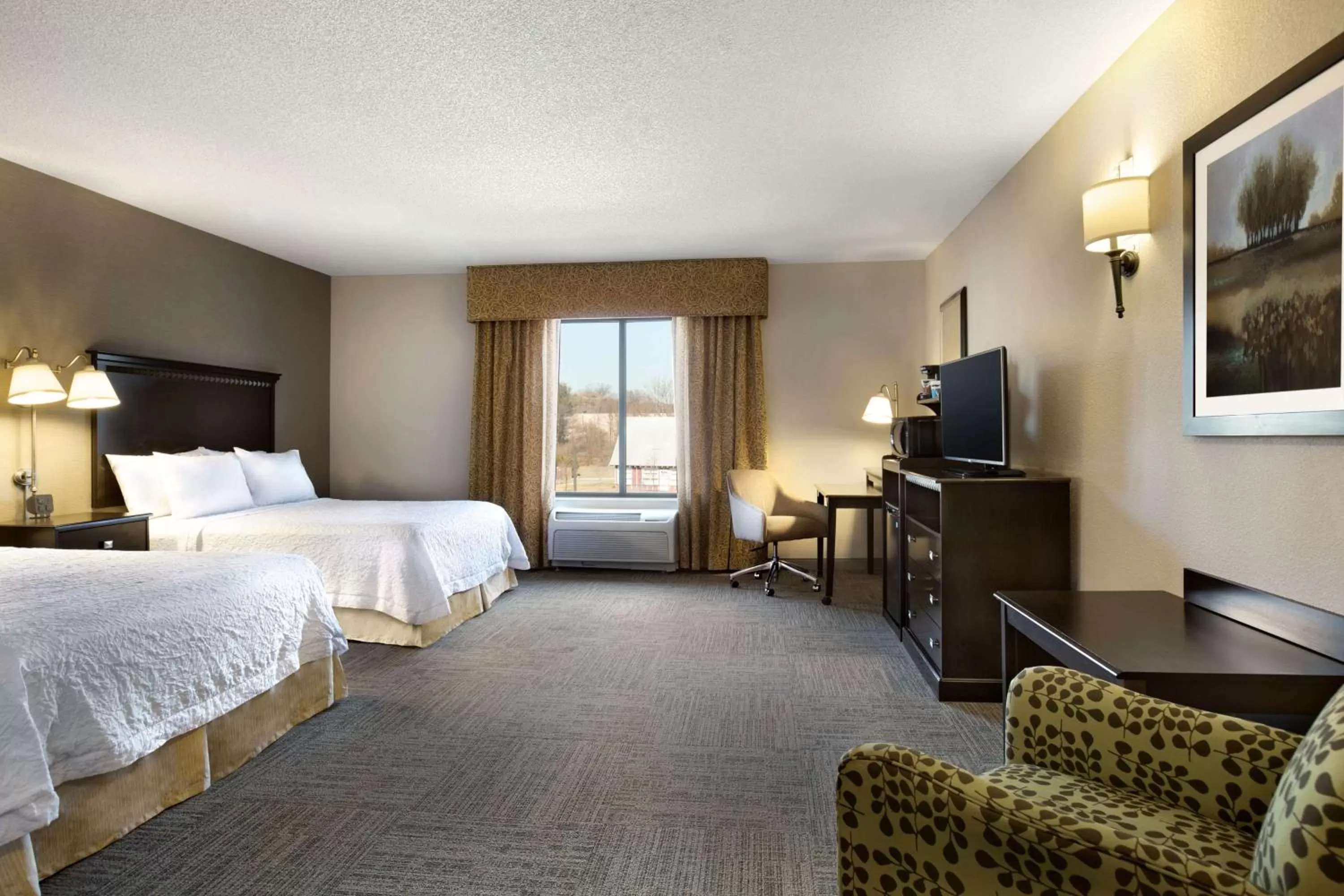 Bedroom, Bed in Hampton Inn & Suites Mahwah