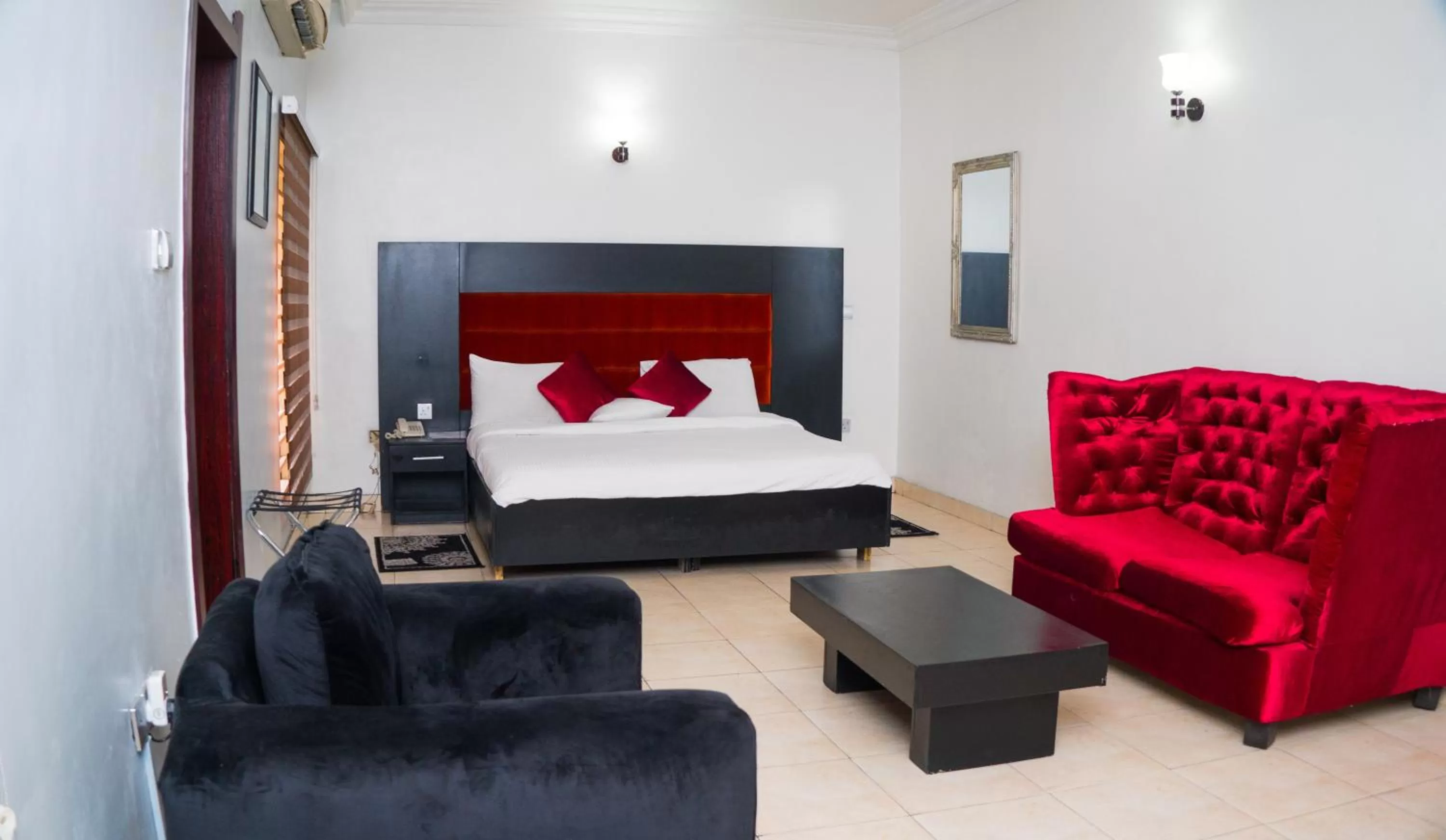 Living room in 1804 Boutique Hotel