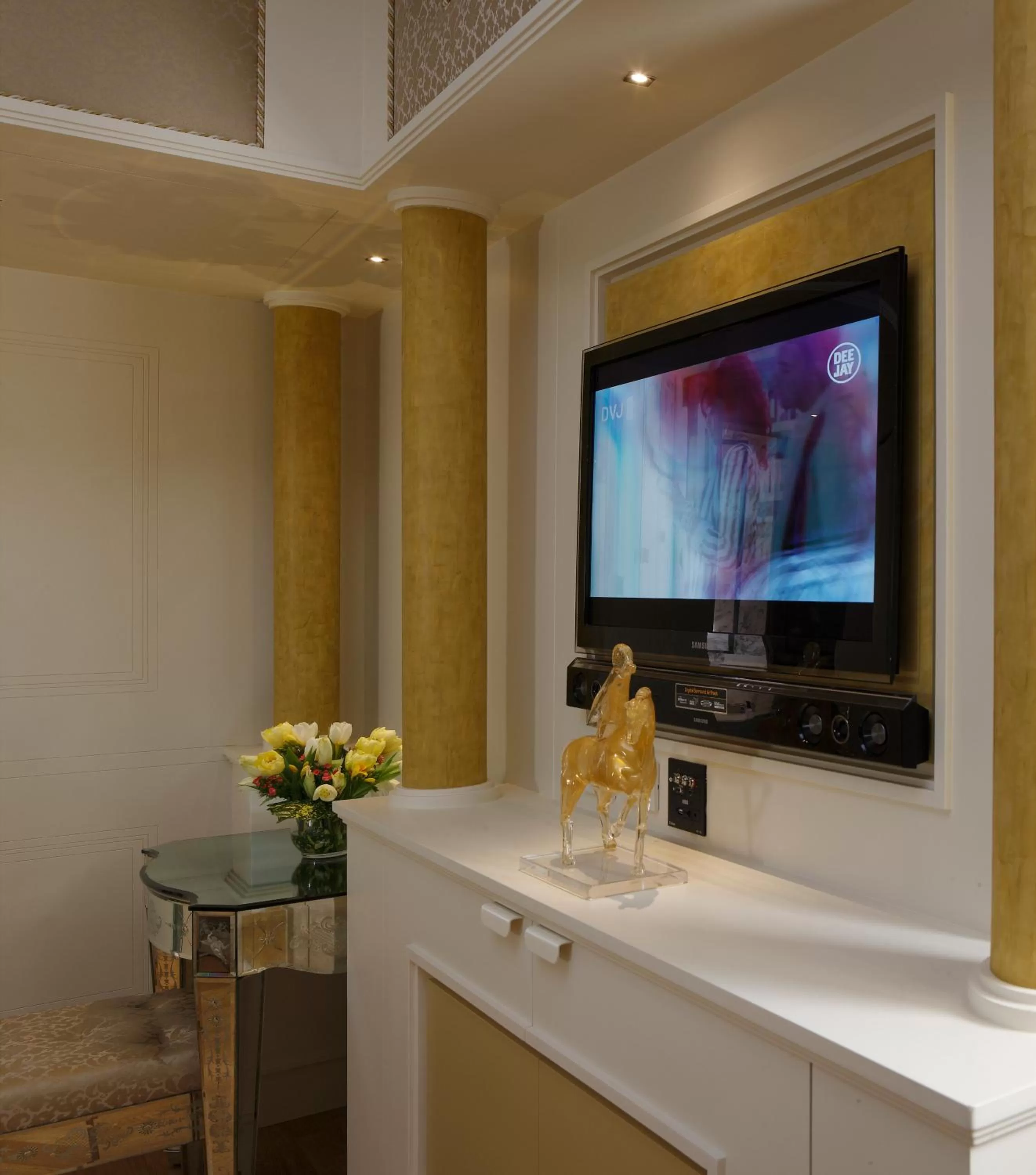 TV and multimedia in Canaletto Luxury Suites - San Marco Luxury