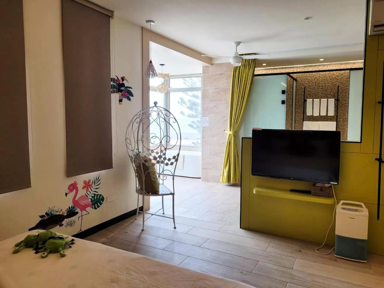 Photo of the whole room, Bed in Beachcastle & Sea View Villa