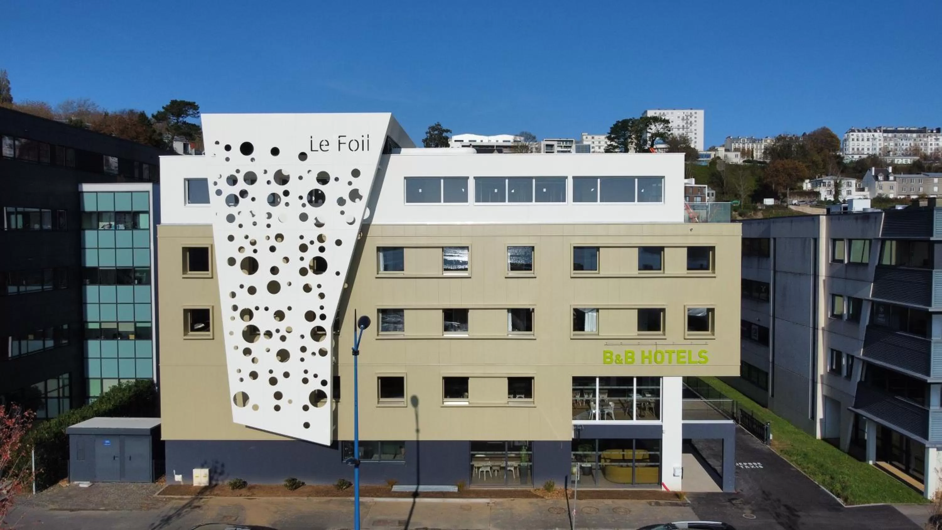 Property building in B&B HOTEL Brest Centre Port de Commerce