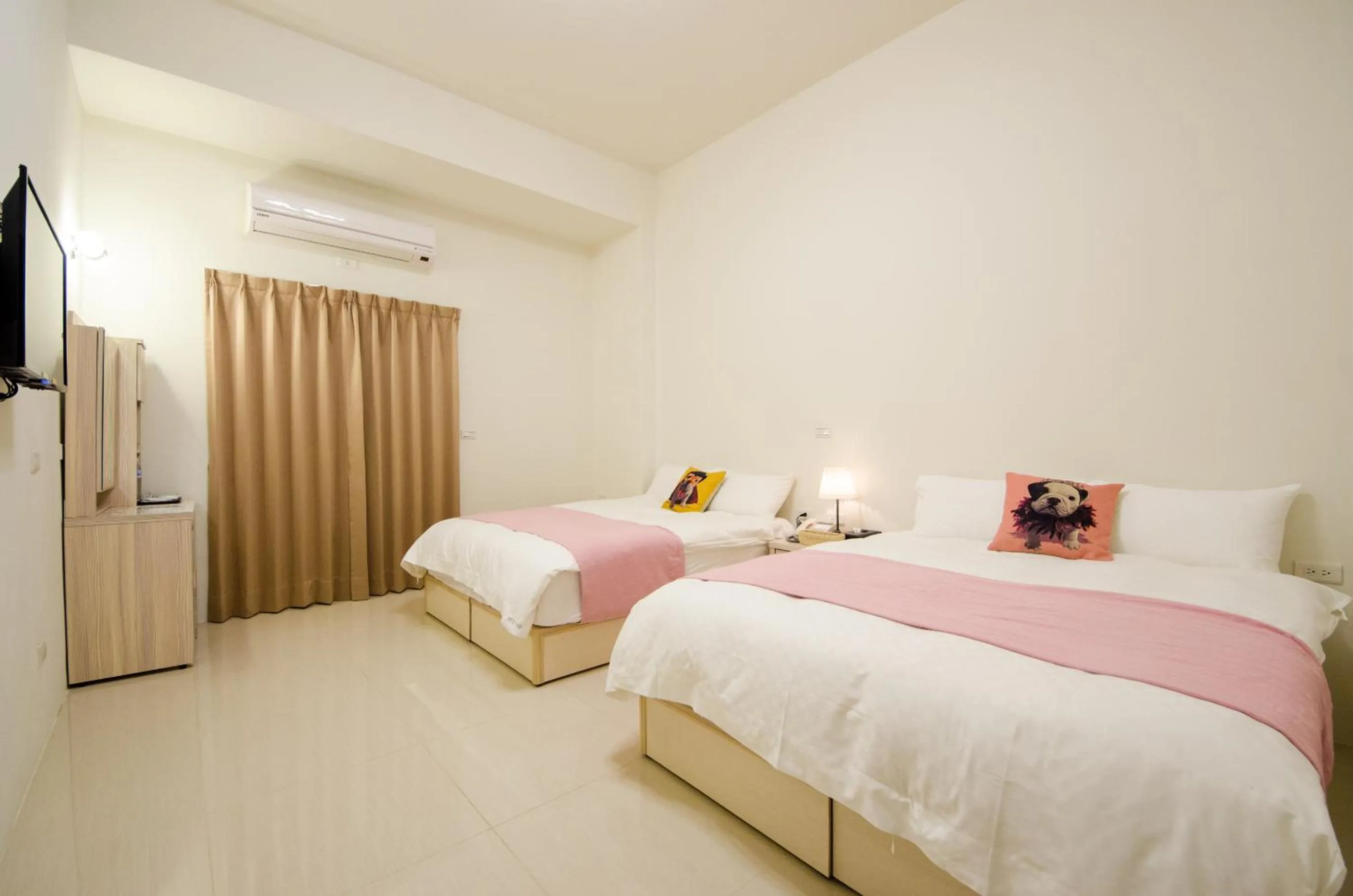 bunk bed, Bed in Successful 168 B&B