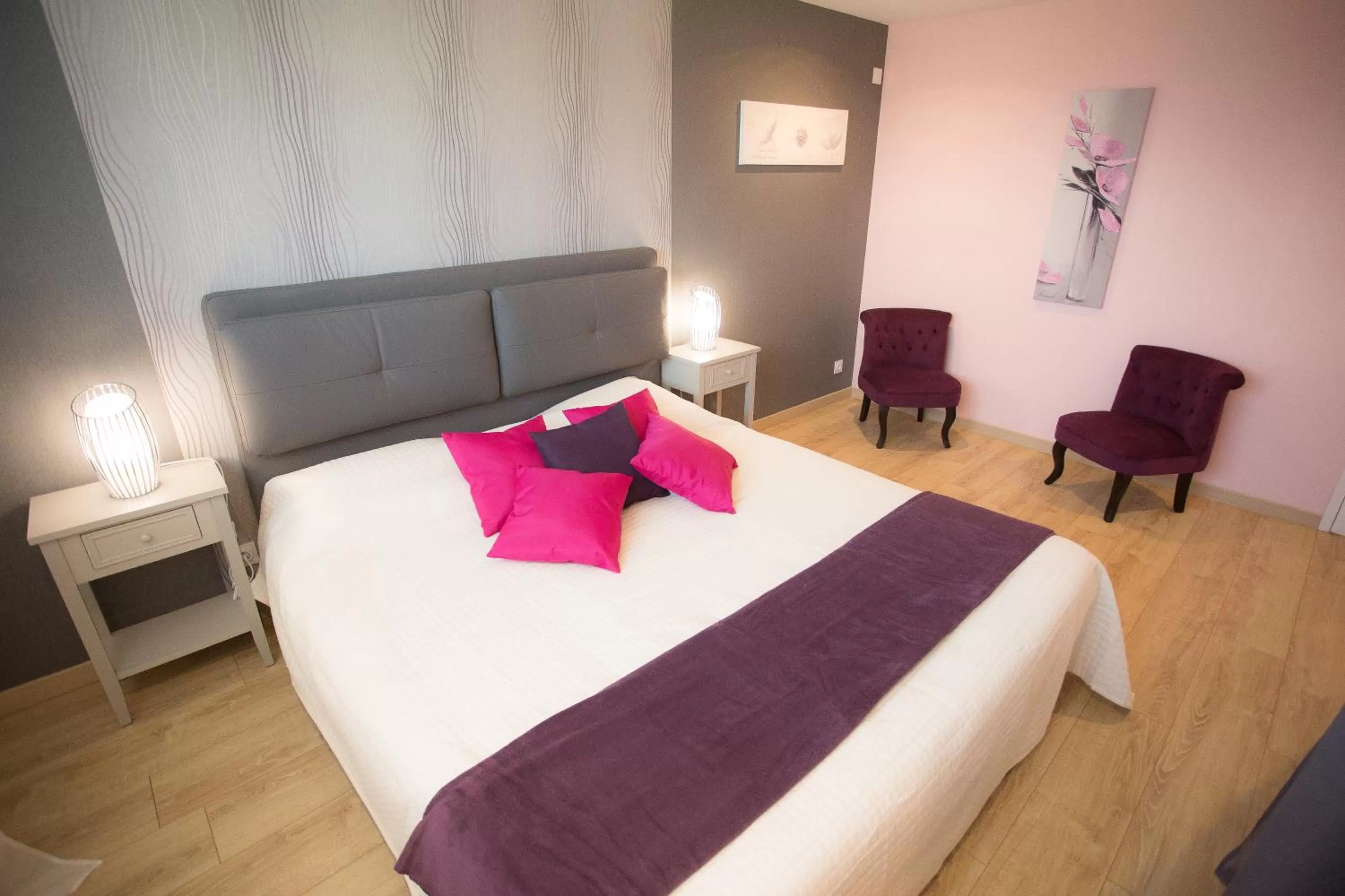 Double or Twin Room with Shower in Chambre d'hôtes Les Bruyères