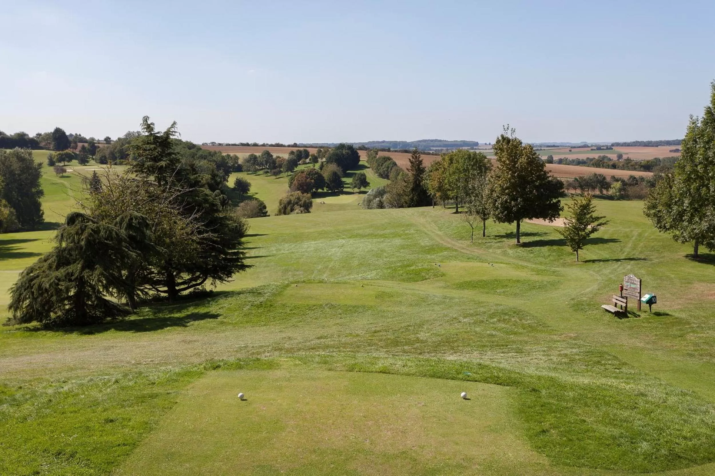 Facade/entrance in Hôtel Résidence Normandy Country Club by Popinns