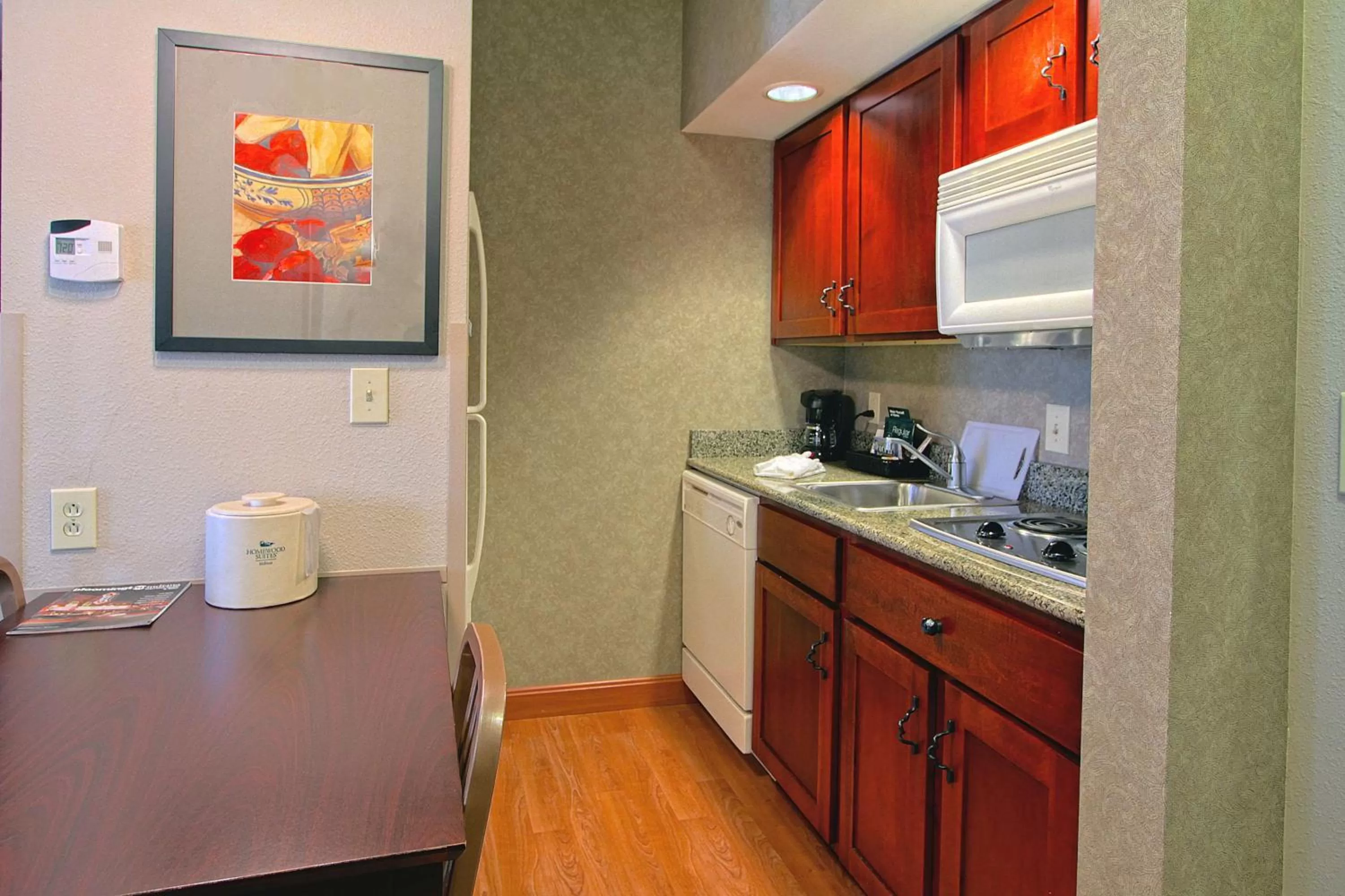 Kitchen or kitchenette in Homewood Suites by Hilton Bloomington