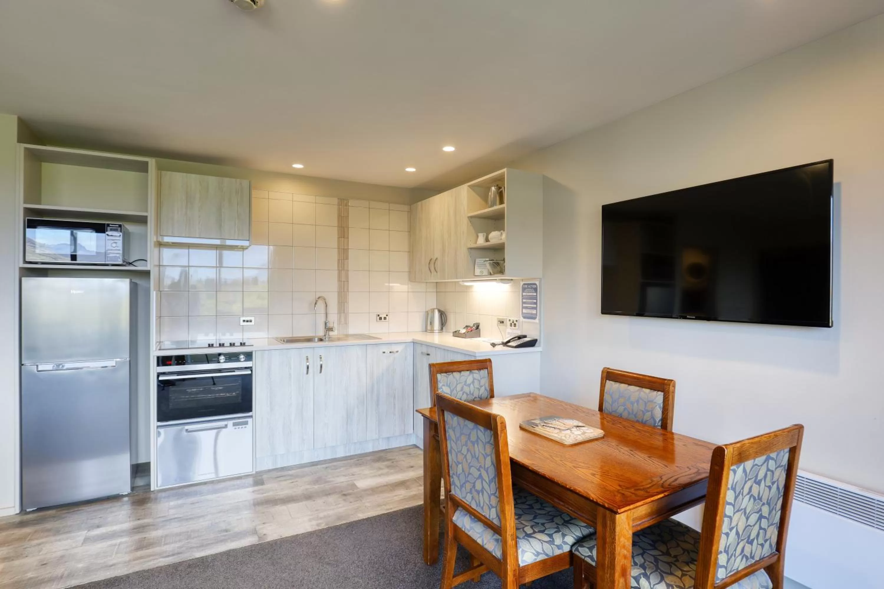Dining area in Garden Court Suites & Apartments