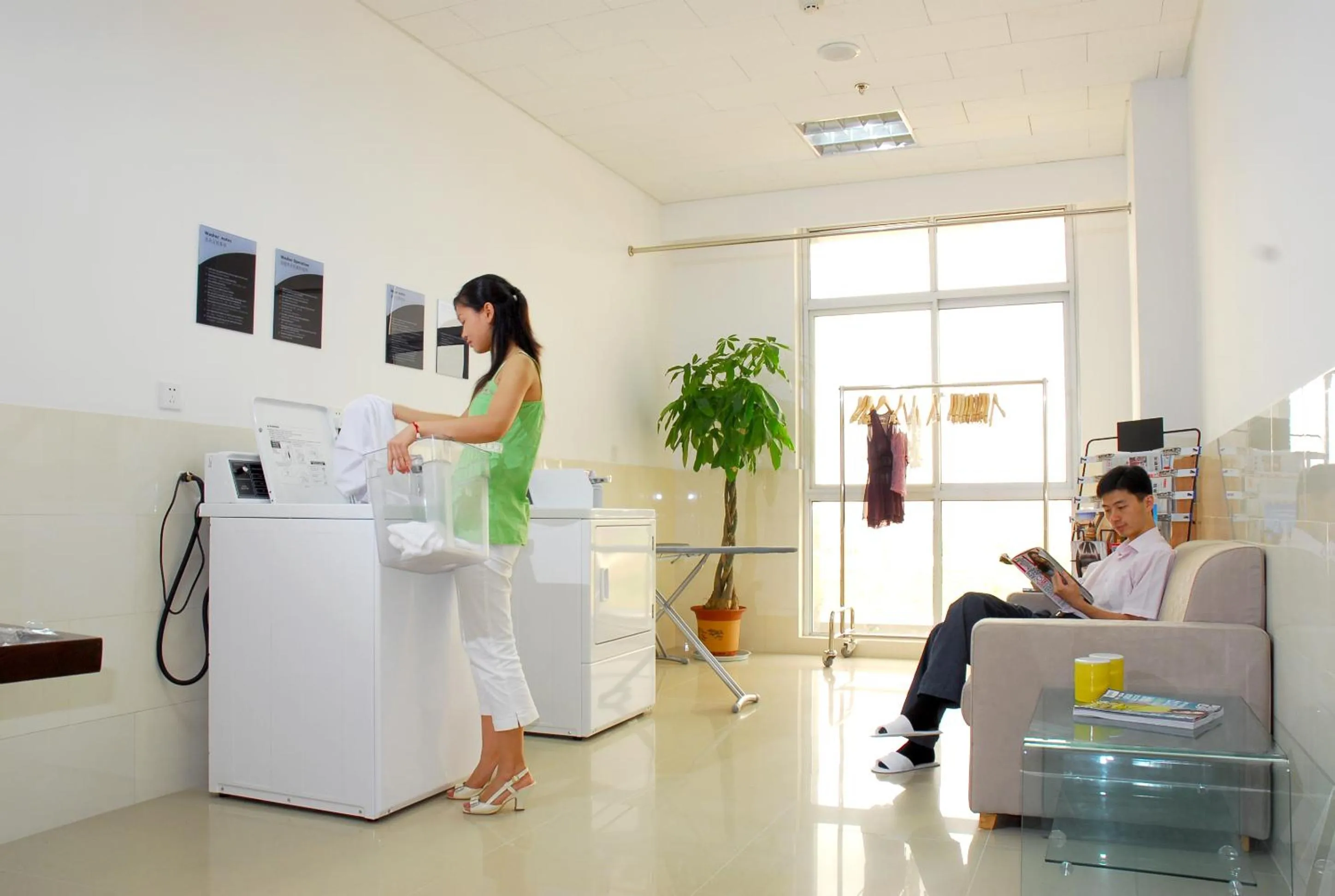 Communal lounge/ TV room in Holiday Inn Express Hefei South, an IHG Hotel