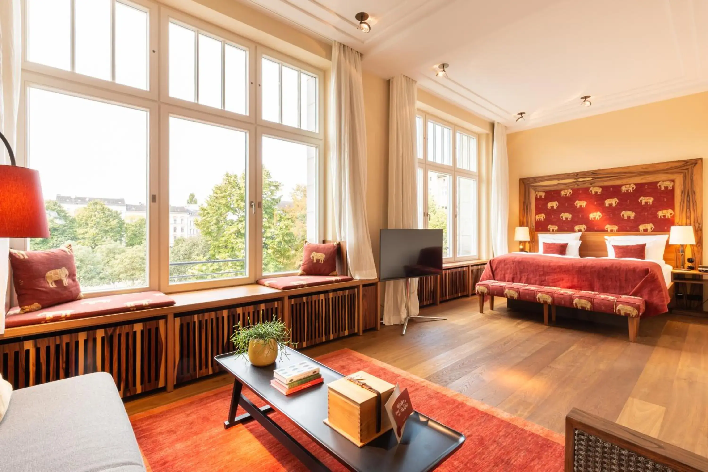 Junior Suite with View (Orania.50) in Orania.Berlin Junior Suite with View (Orania.50) in Orania.Berlin