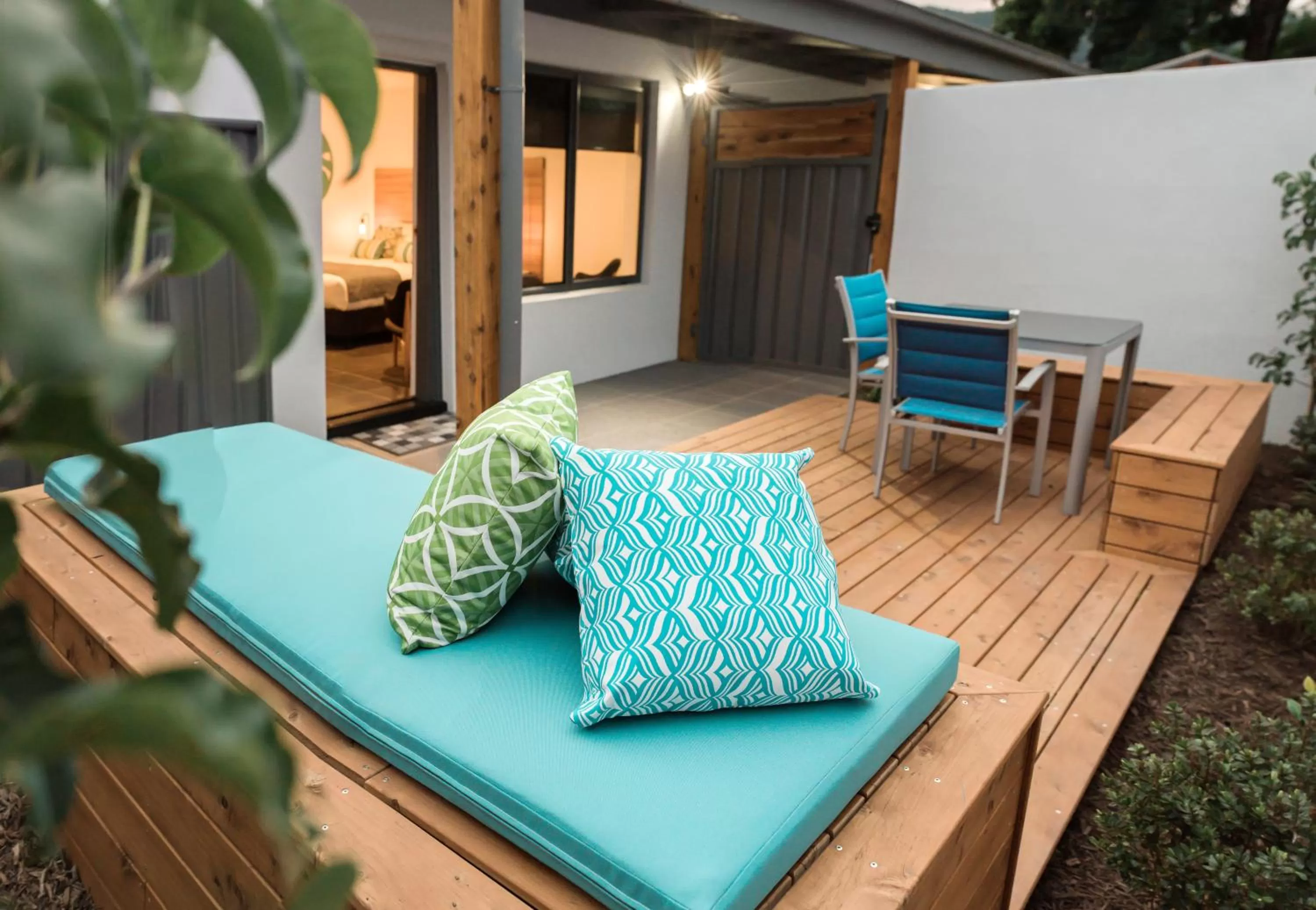 Inner courtyard view in Bright Colonial Motel
