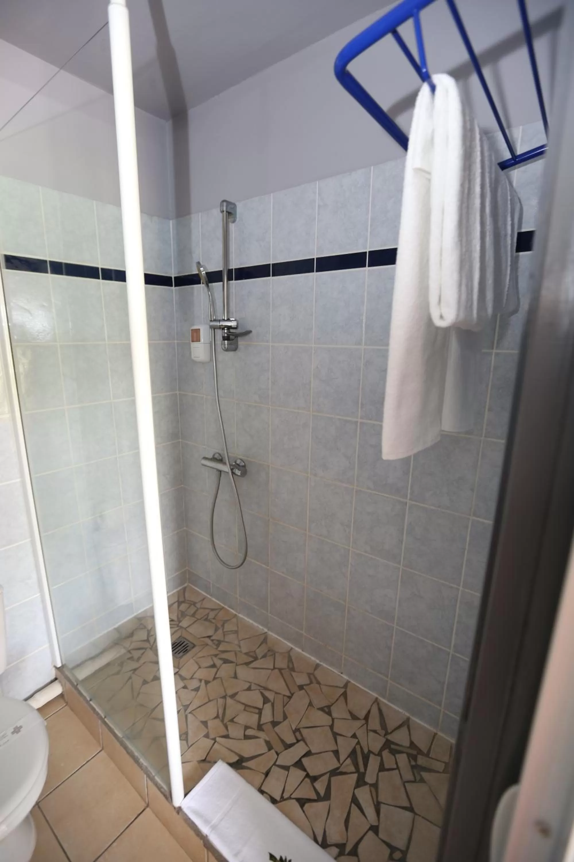 Shower in Hotel La Maison Creole