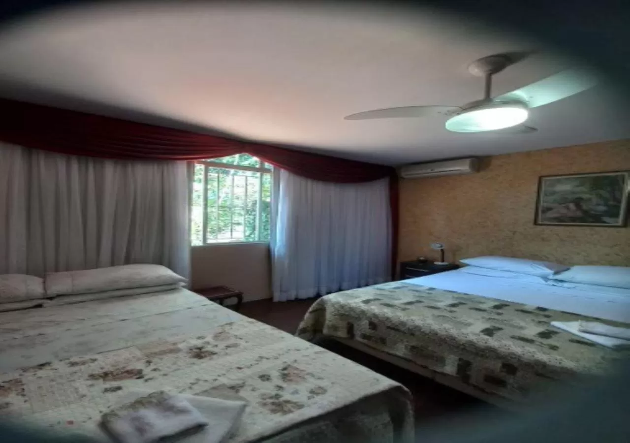 Photo of the whole room, Bed in KzaZendf Cama e Cafe Asa Sul