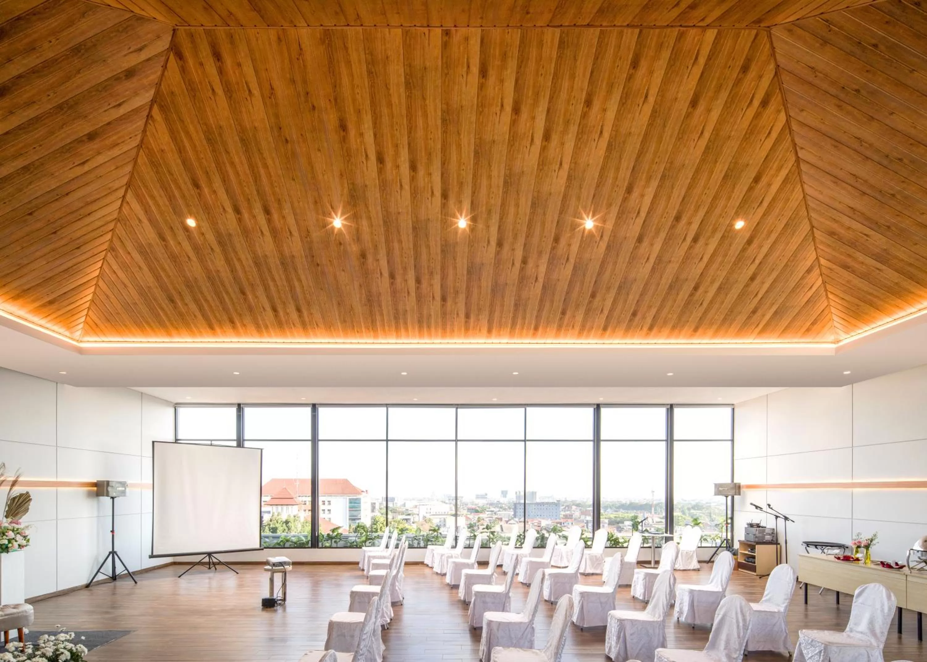 Meeting/conference room in Zest Sukajadi Bandung by Swiss-Belhotel International