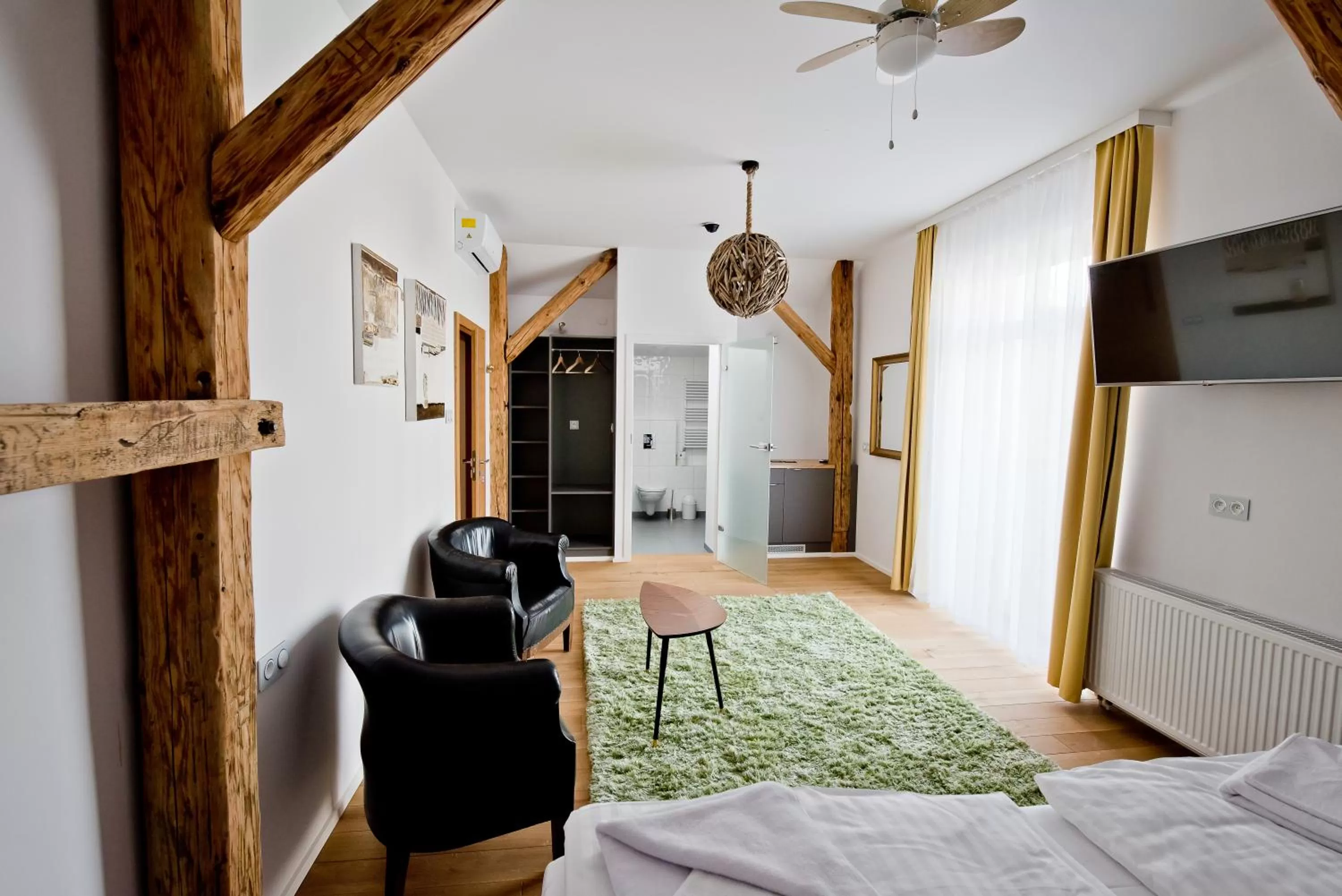 Photo of the whole room, Bed in Salon Win Wine Bar & Apartments