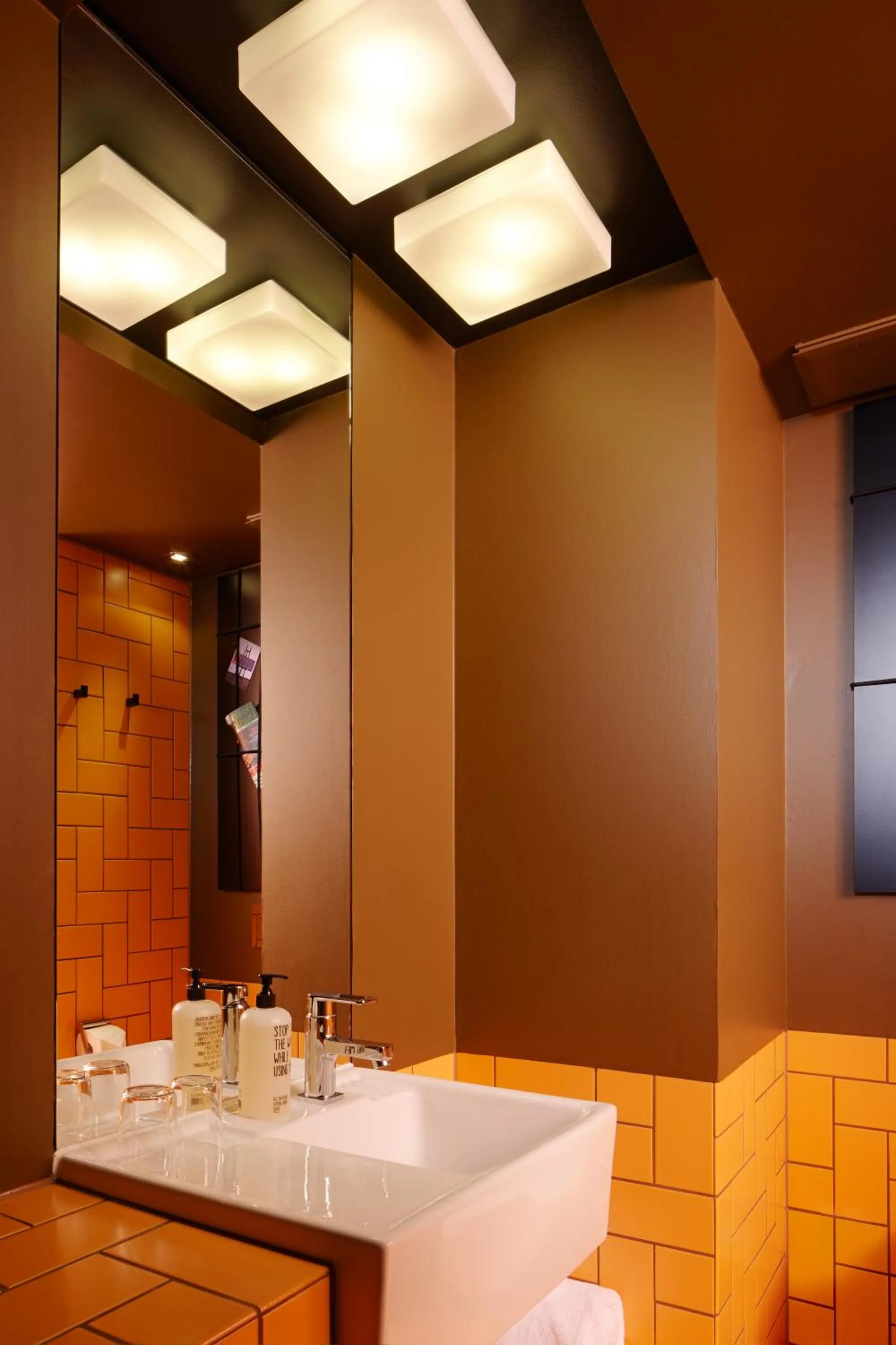 Bathroom in 25hours Hotel The Goldman