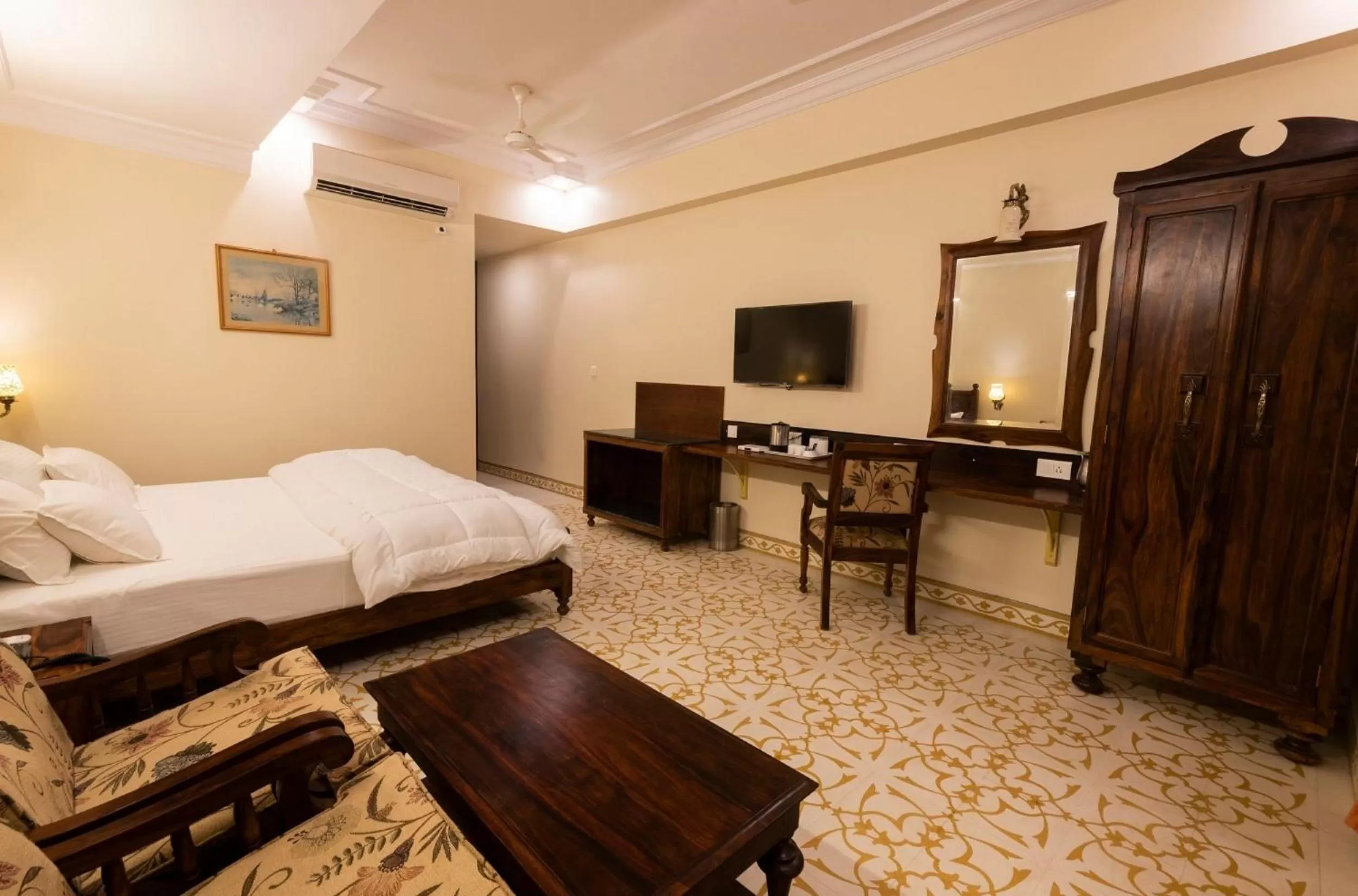 Bed in Hanuwant Niwas Jodhpur