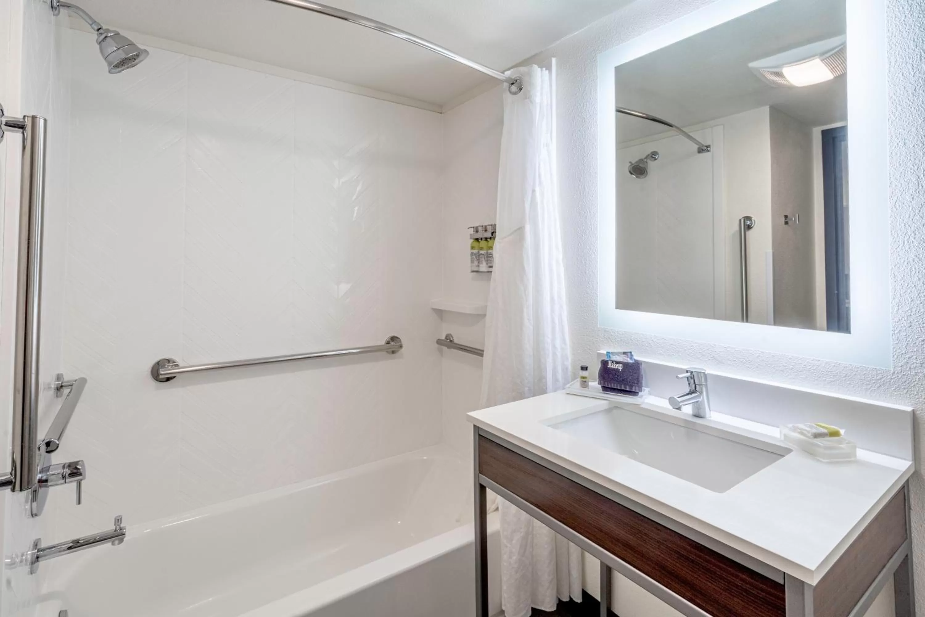 Bedroom in Holiday Inn & Suites Wausau-Rothschild by IHG