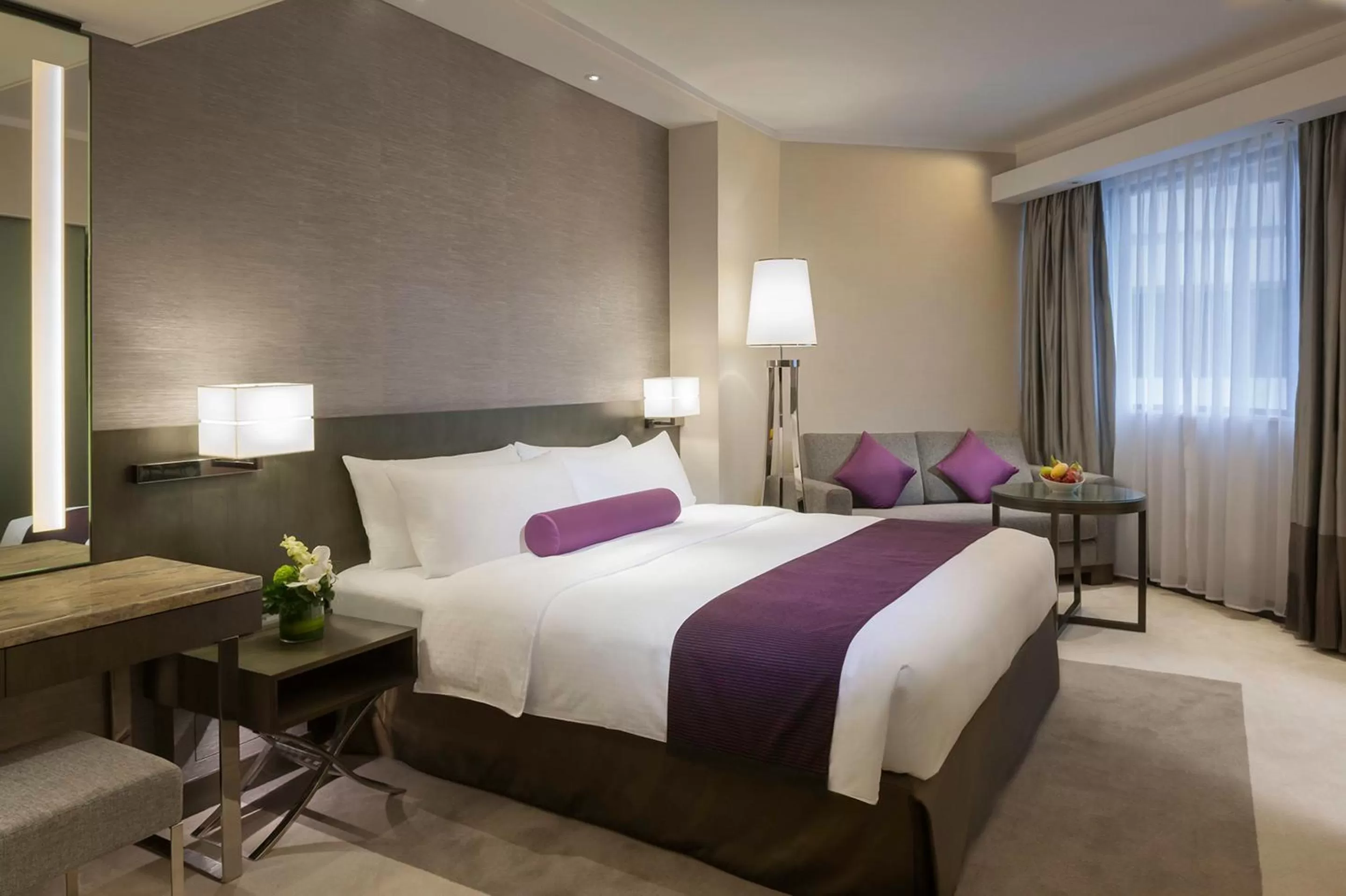 Bedroom, Bed in Gateway Hotel, Marco Polo