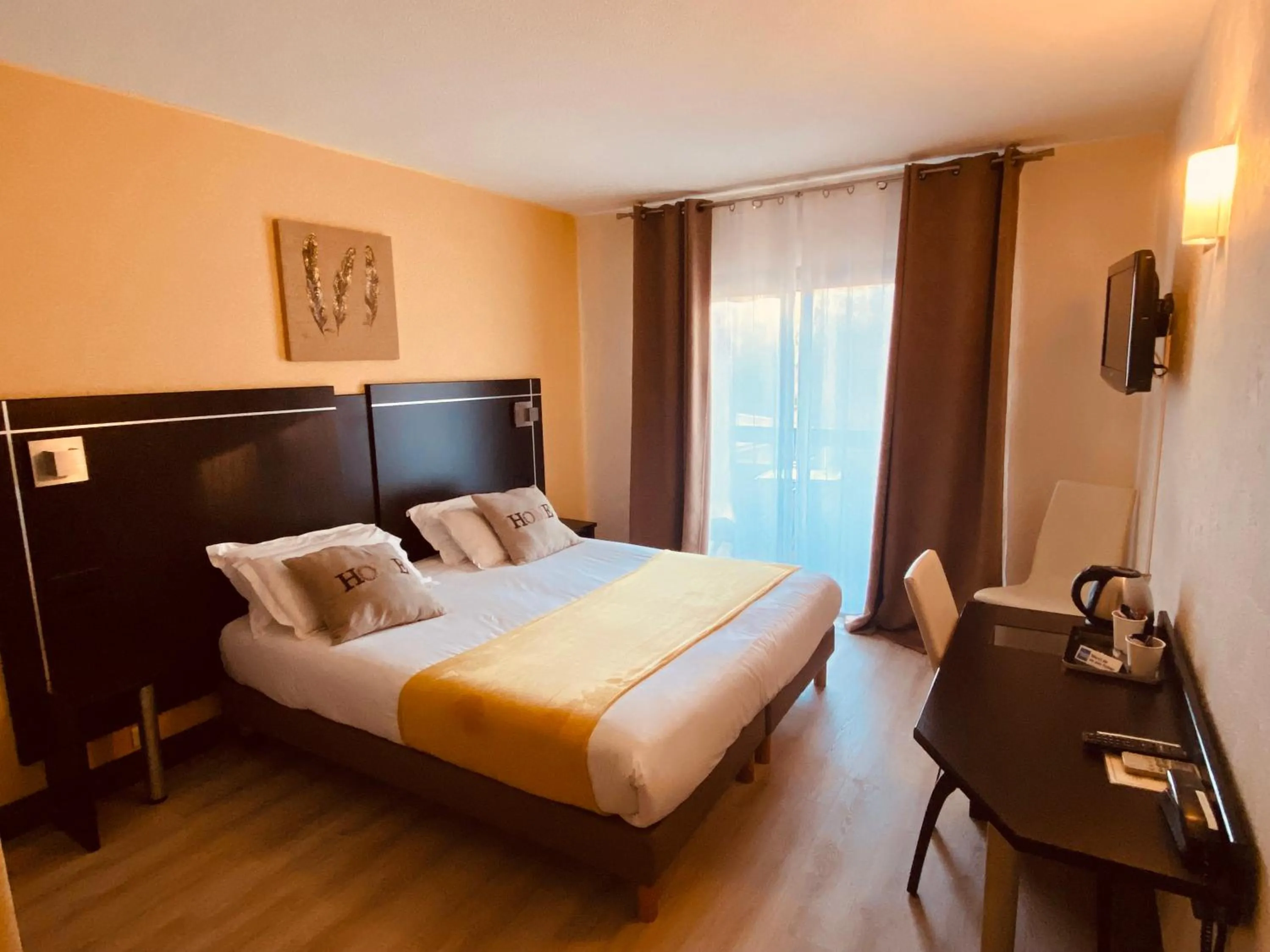 View (from property/room), Bed in Le Floréal