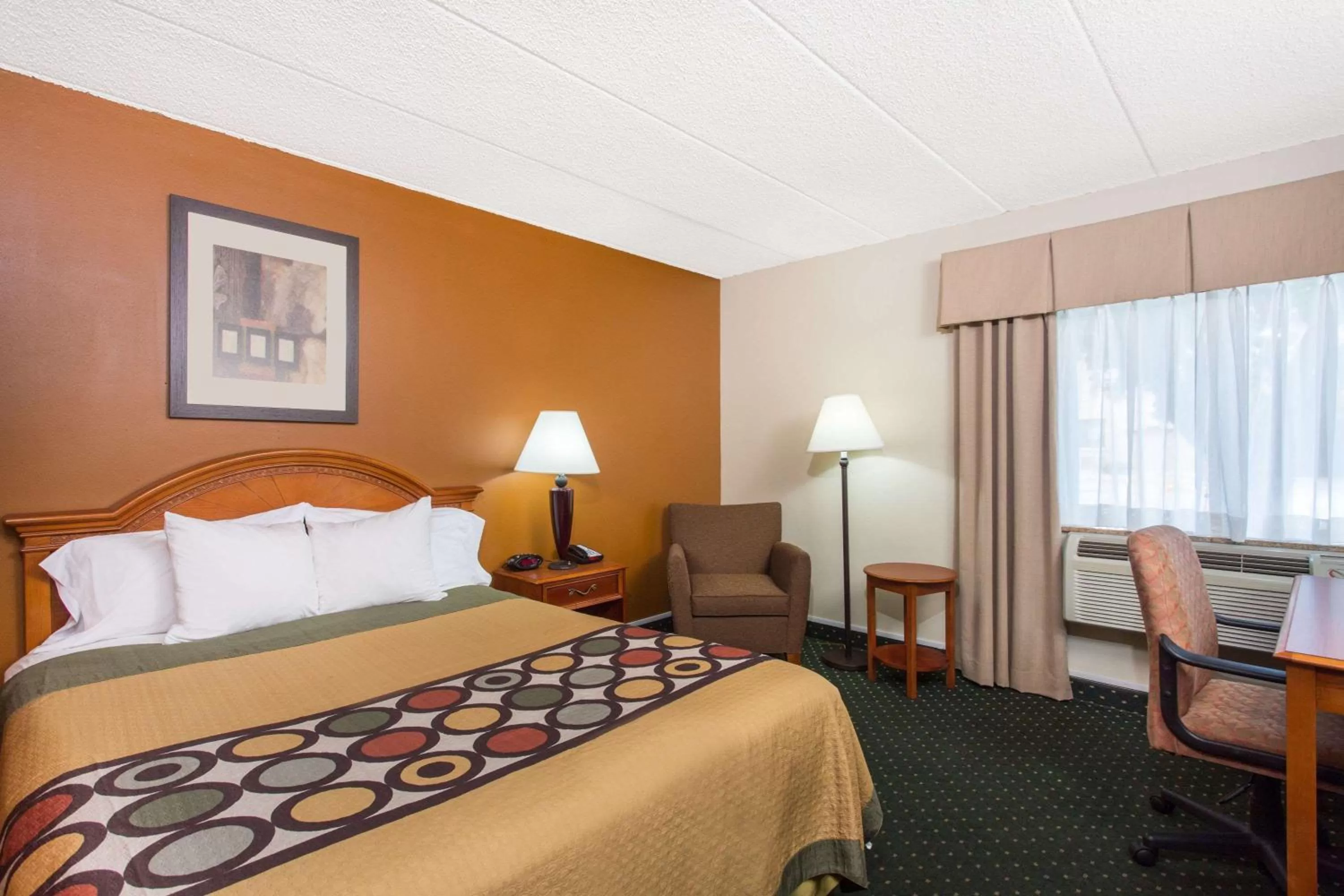 Queen Room - Disability Access/Non-Smoking in AmericInn by Wyndham Beloit
