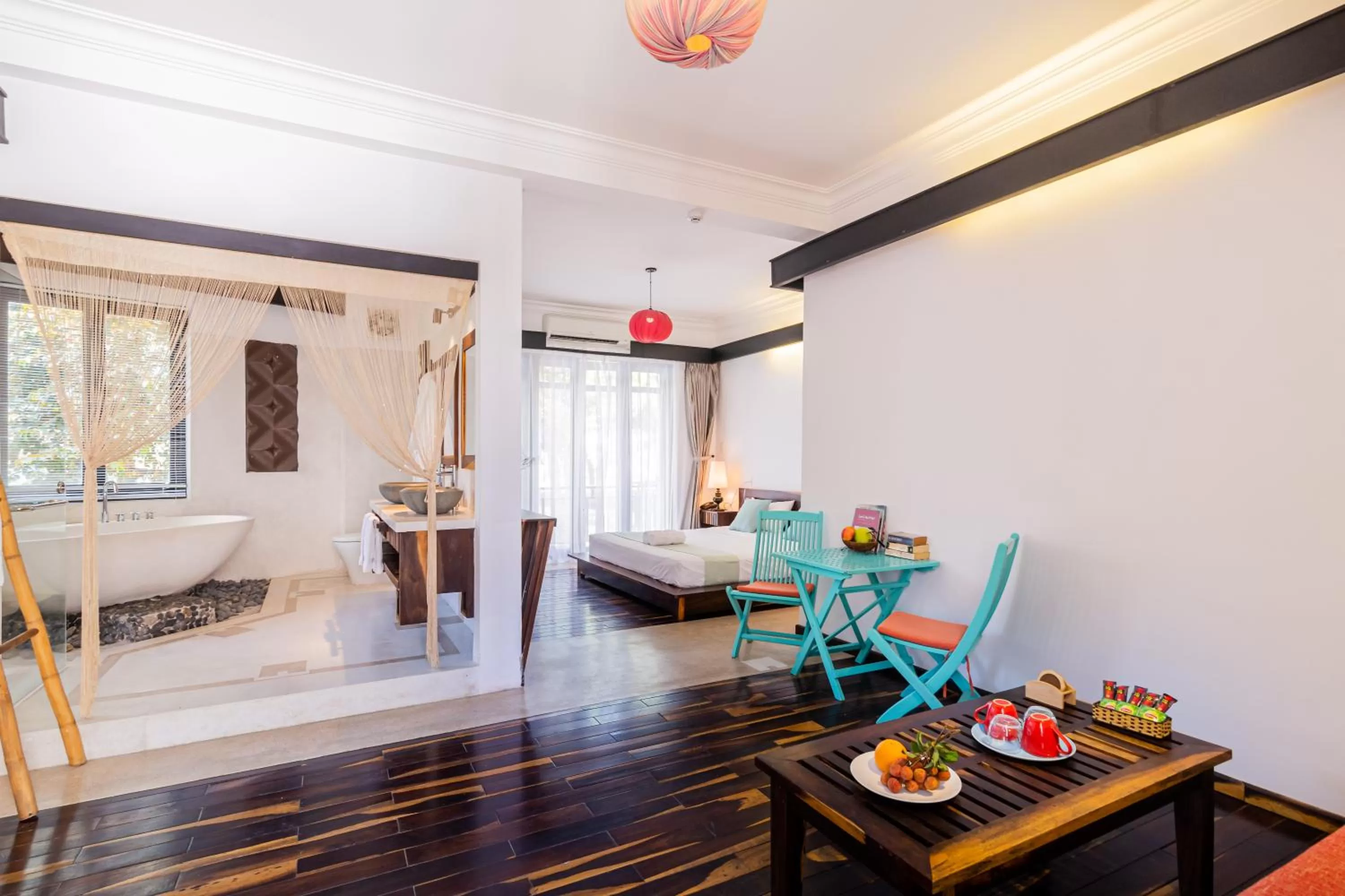 Living room, Bed in Tra Que Mansion