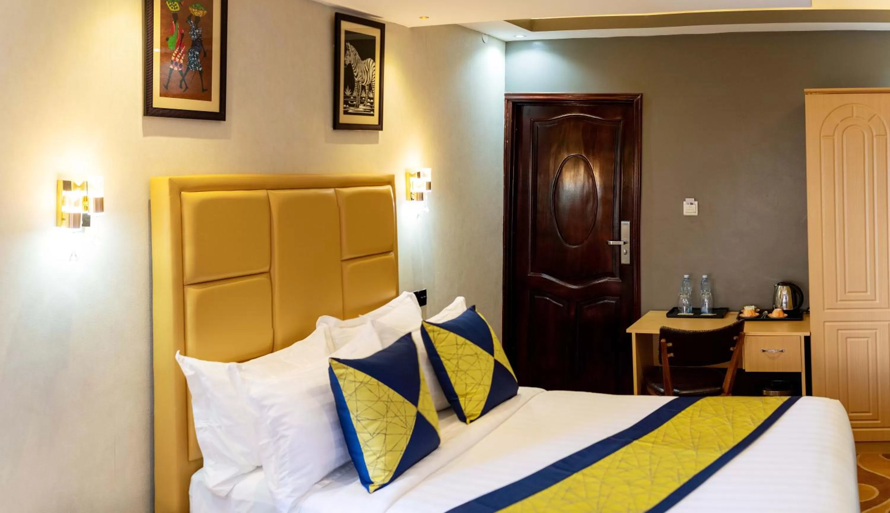 Bed in Afro Park Hotel