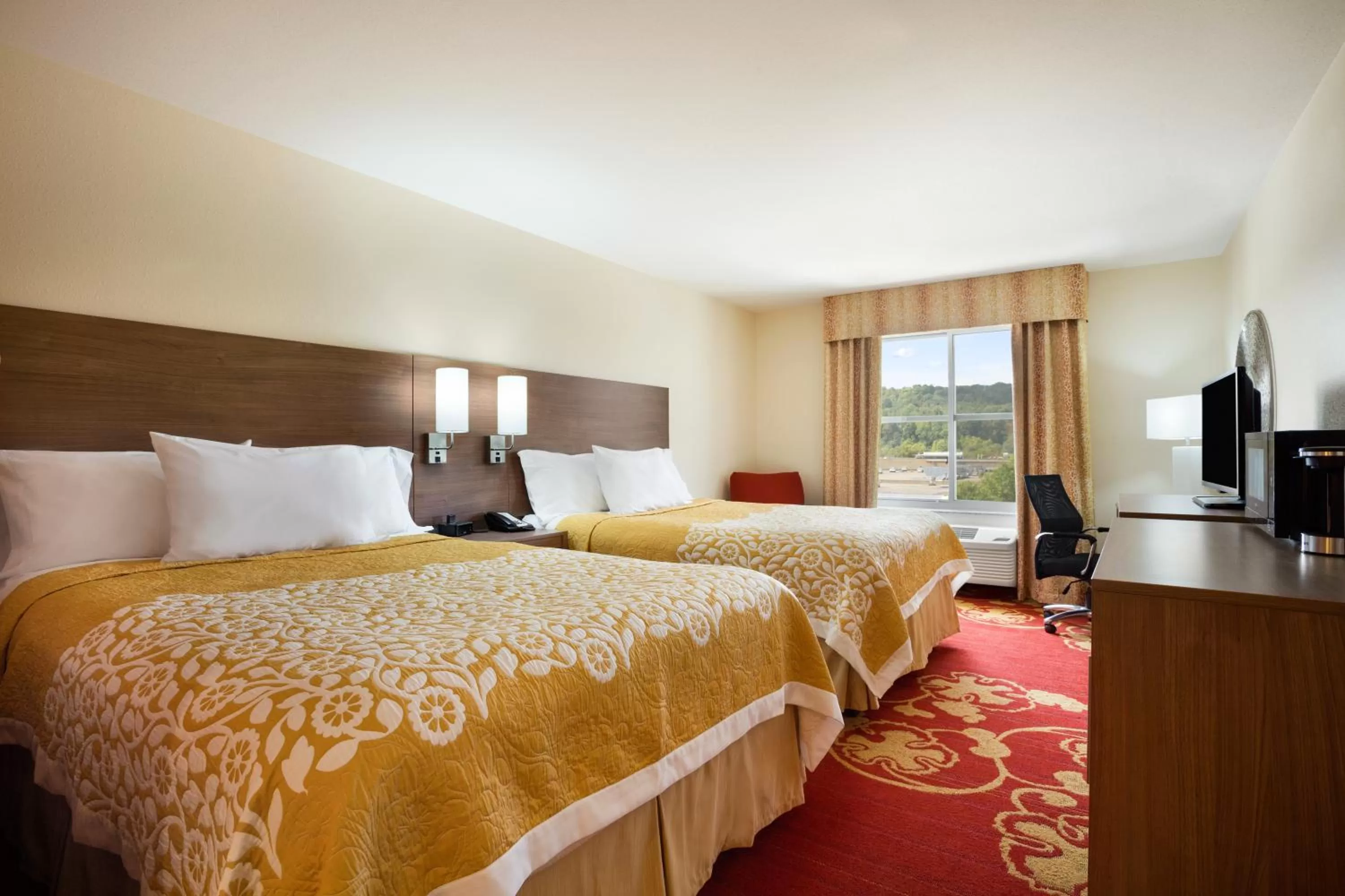 Photo of the whole room, Bed in Days Inn & Suites by Wyndham Caldwell
