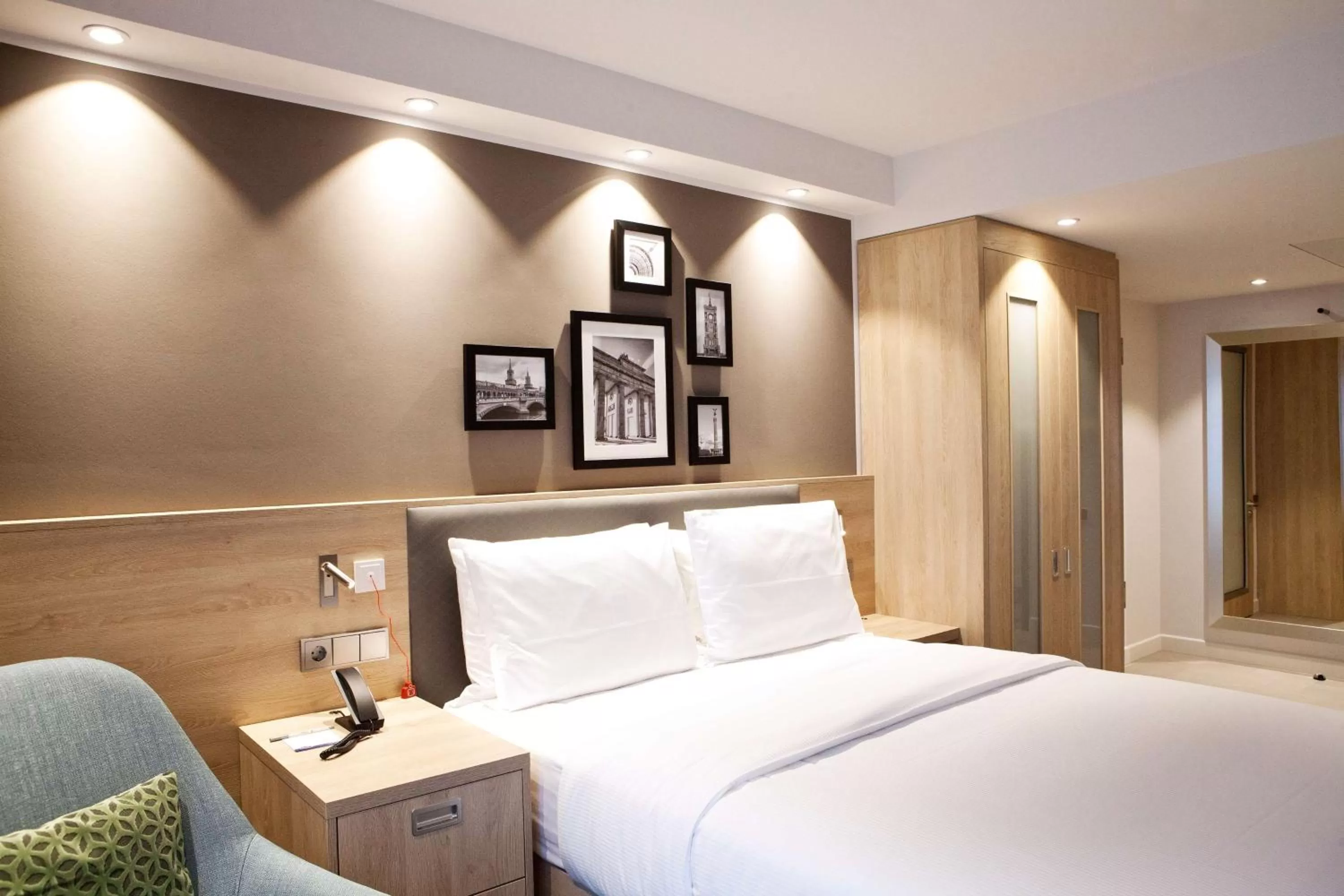 Bed in Hampton By Hilton Berlin City East Side Gallery