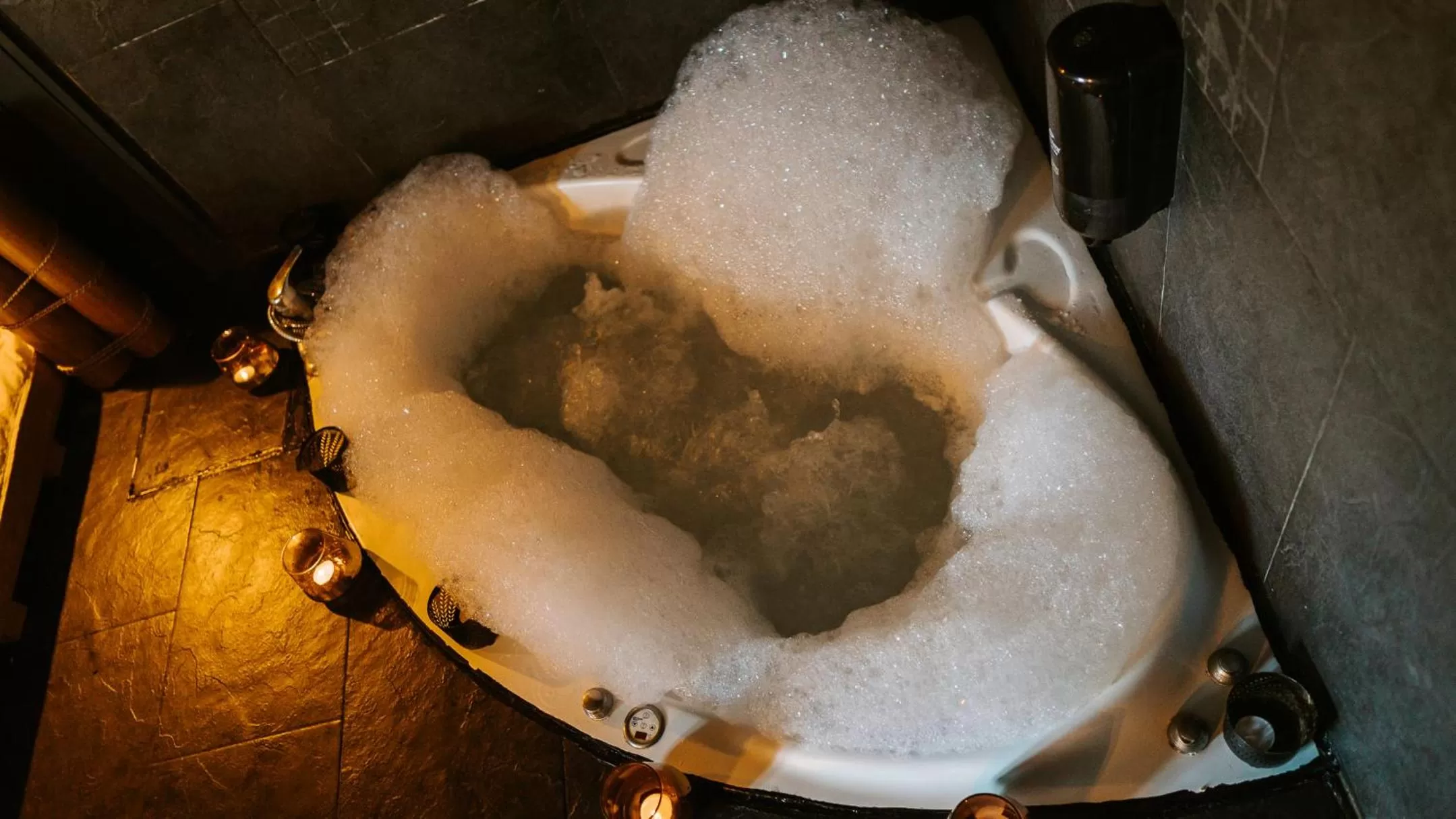 Hot Tub in Hospedería Ballesteros