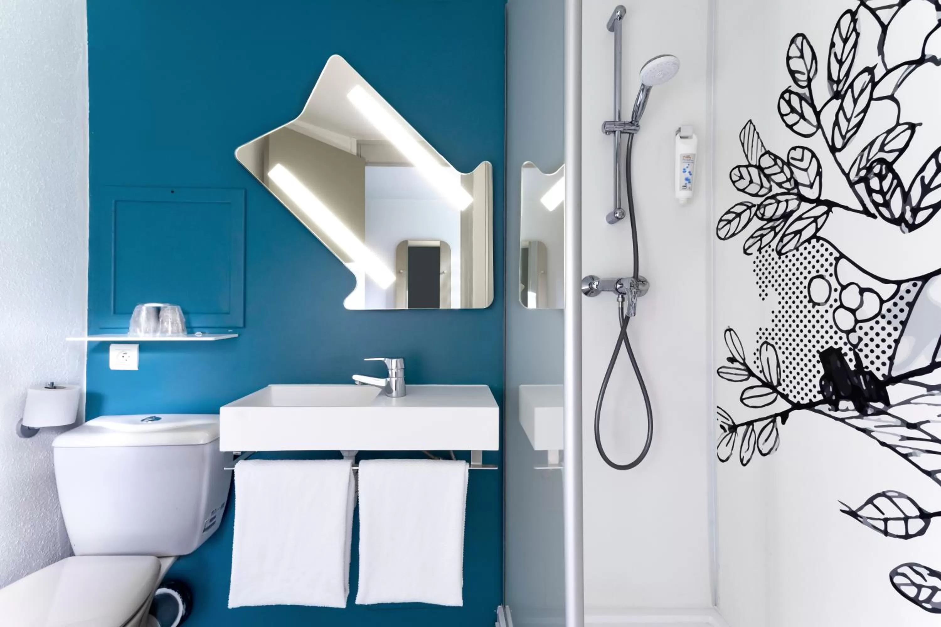 Shower in Ibis budget Lorient Caudan