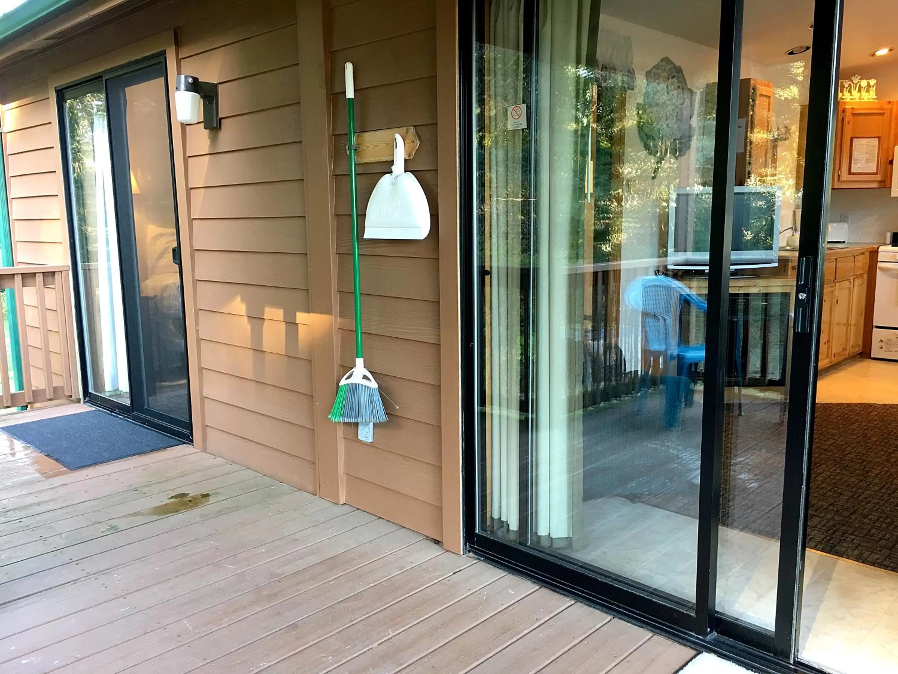 Property building in Park Motel and Cabins