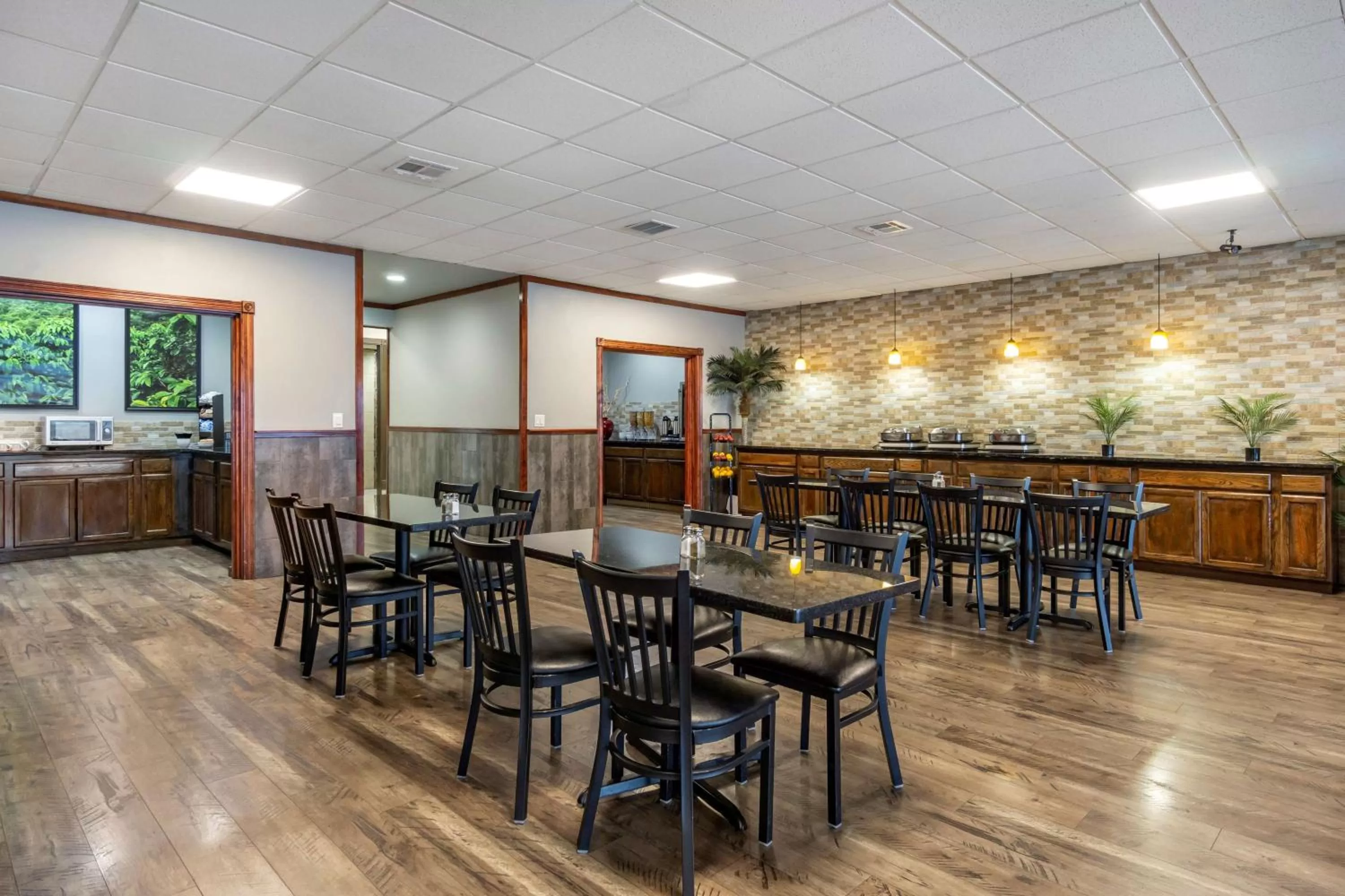 Restaurant/places to eat in Best Western PLUS Lake Front Hotel