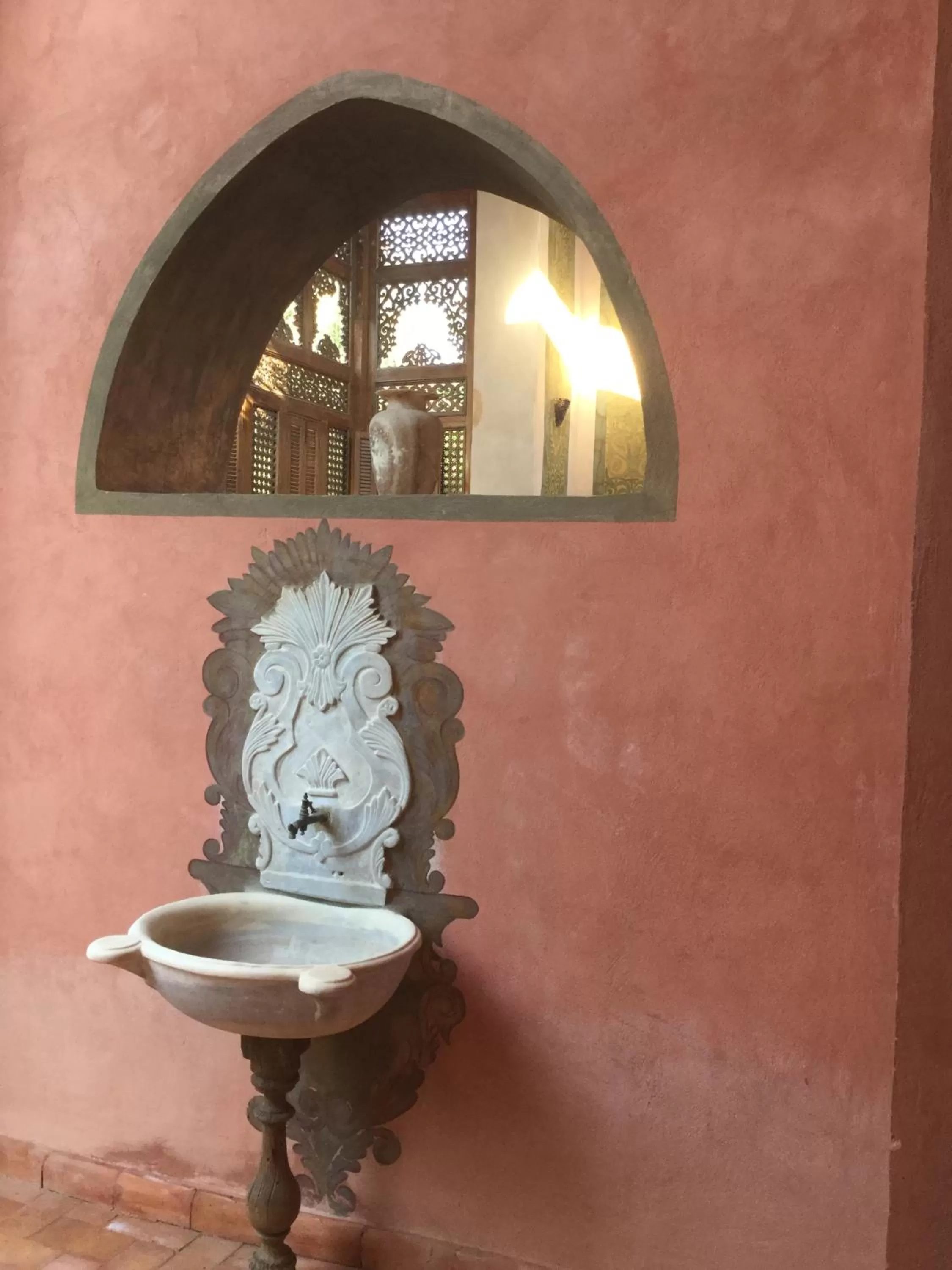 Decorative detail in Al Moudira Hotel