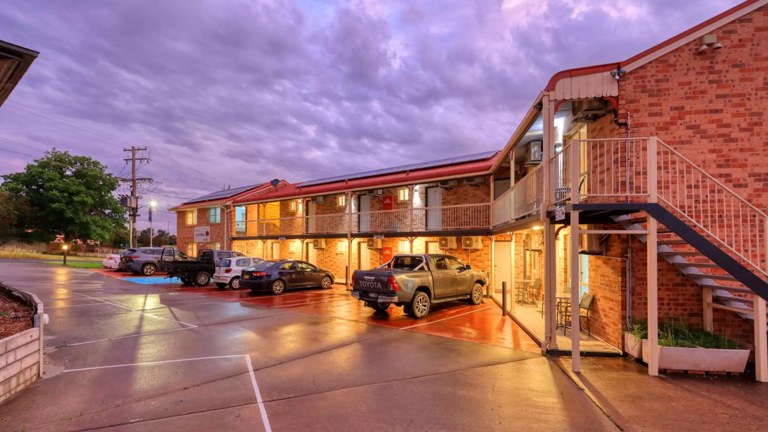 Parking in Canowindra Riverview Motel