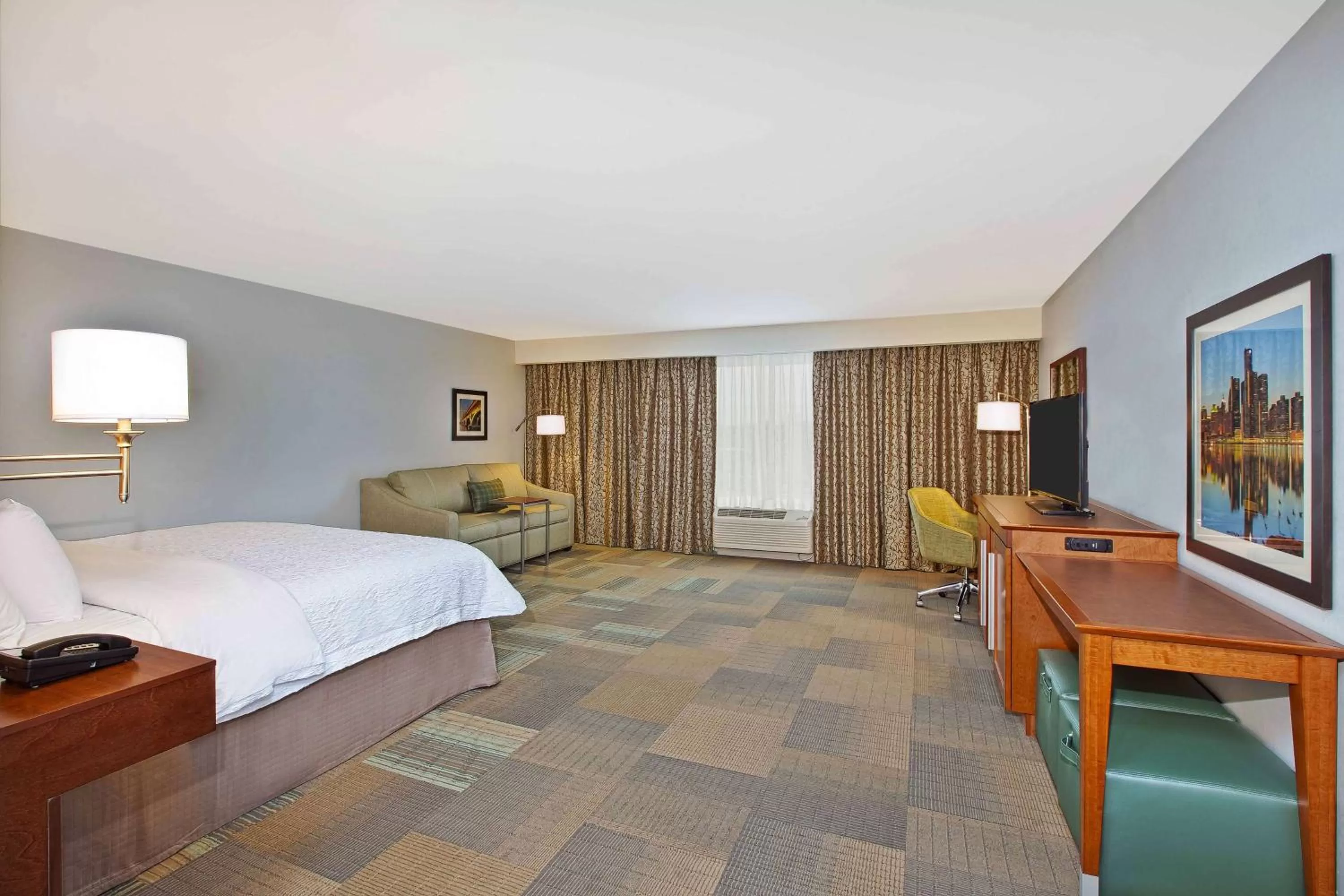 Bed in Hampton Inn by Hilton West Bloomfield Novi