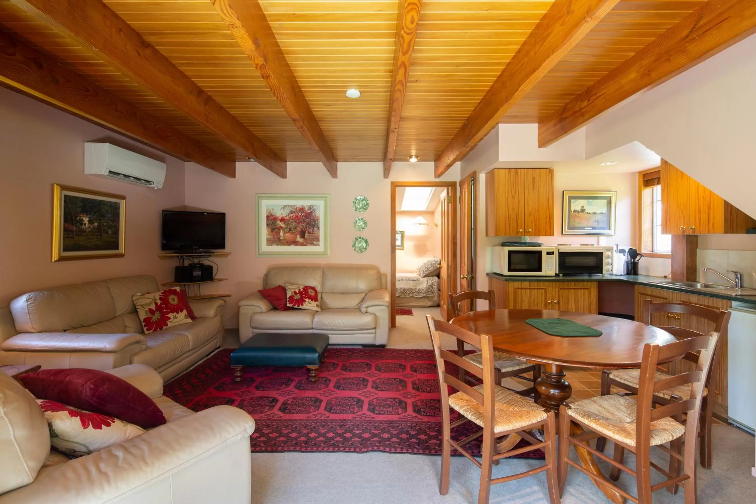 Kitchen or kitchenette, Seating Area in Trelawn Place