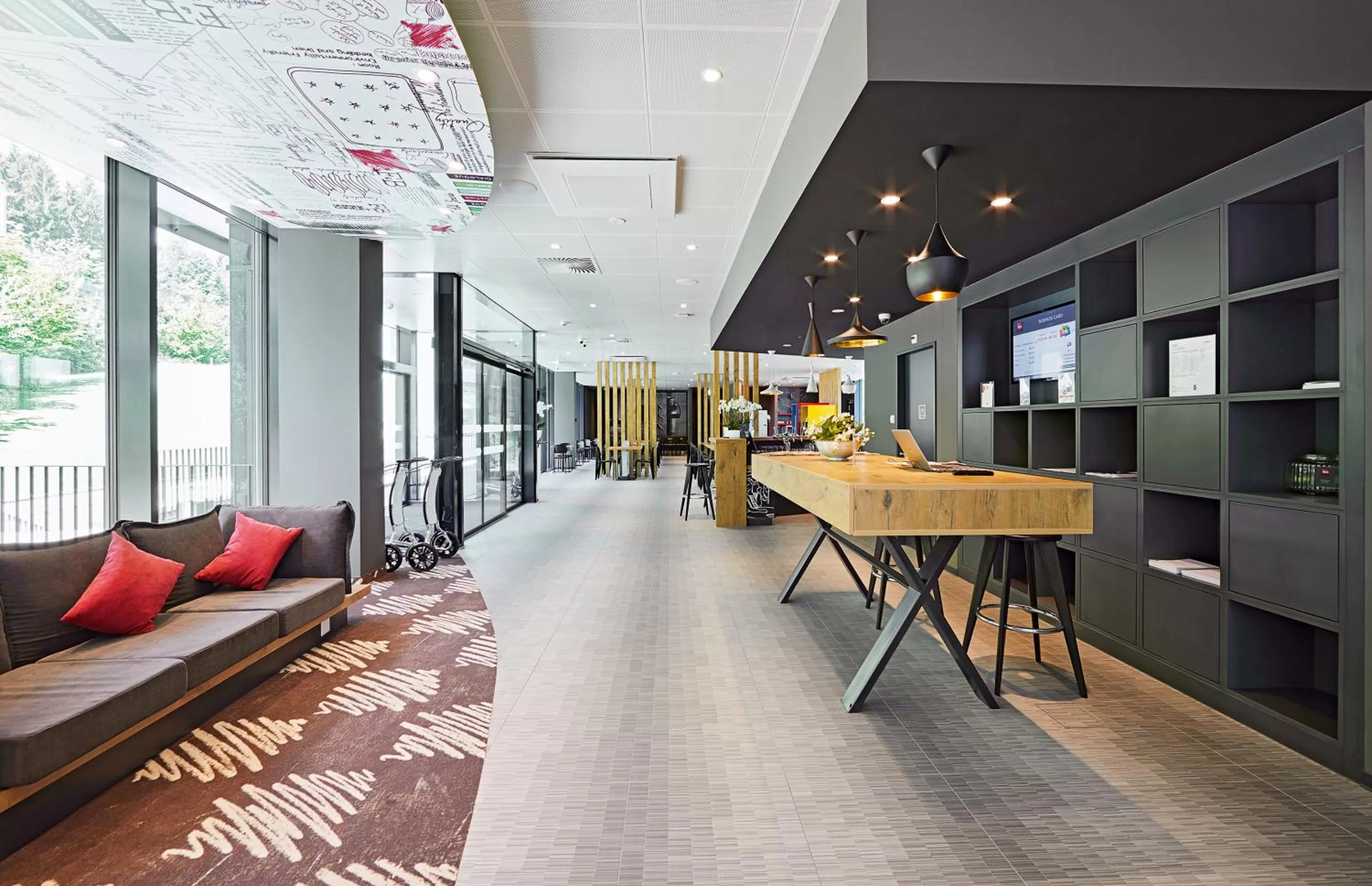 Lobby or reception in ibis Baden Neuenhof