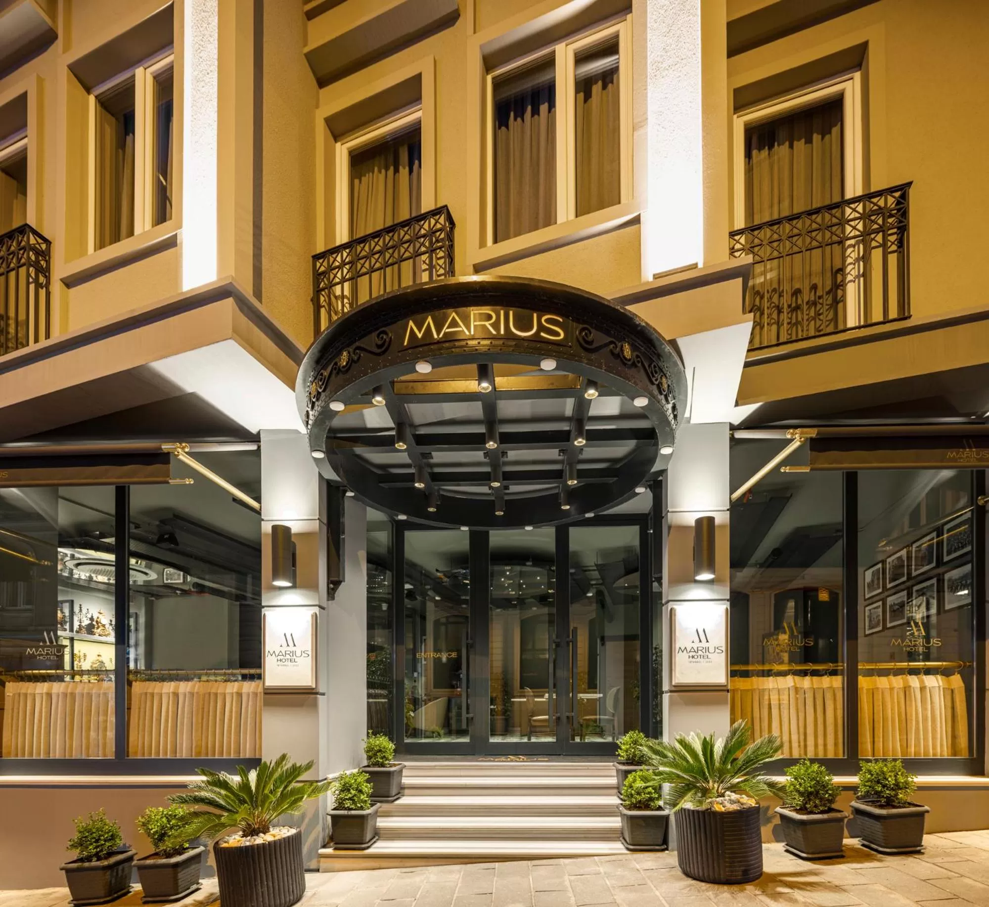 Facade/entrance in Marius Hotel