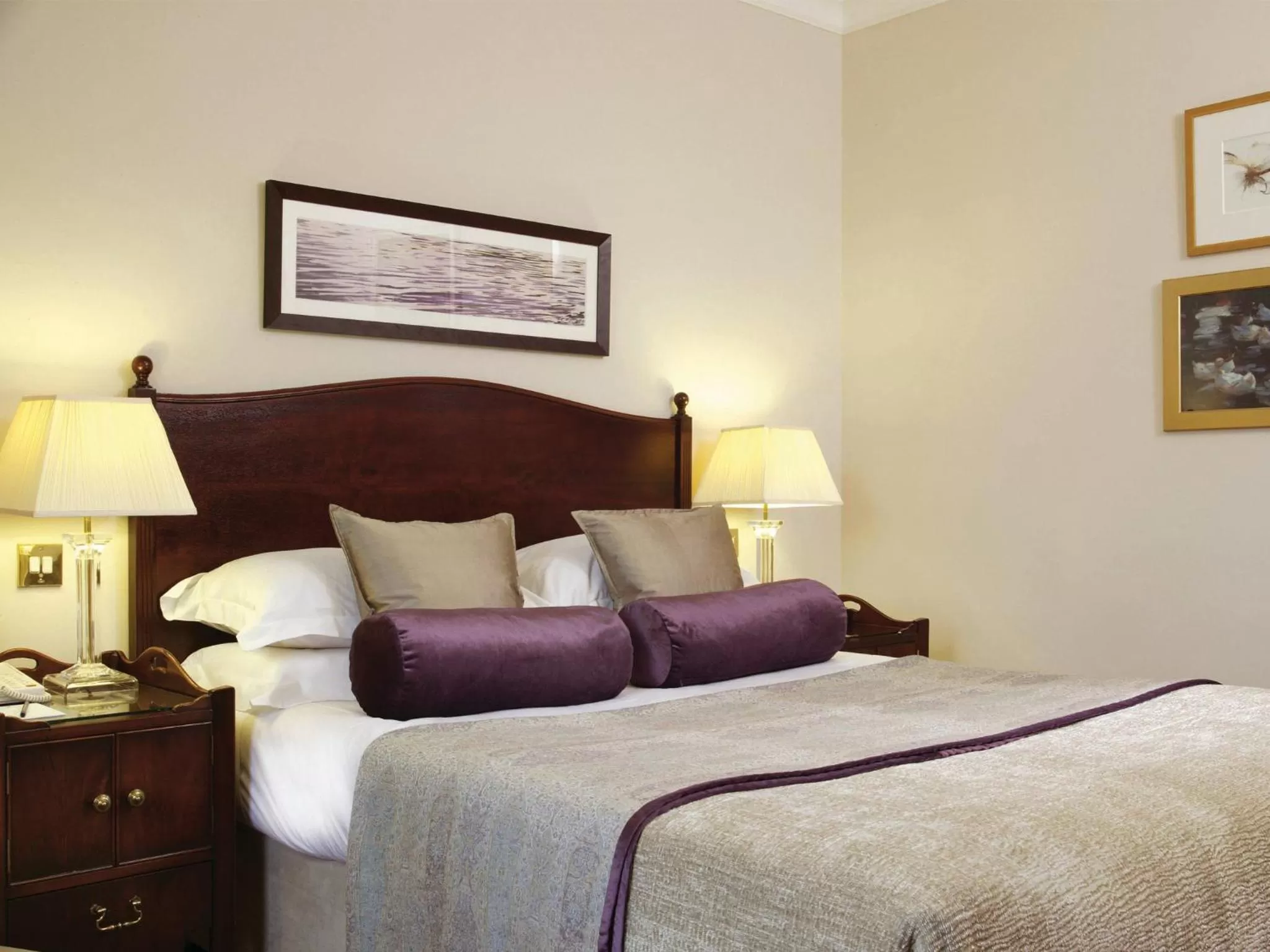 Bed in Macdonald Compleat Angler