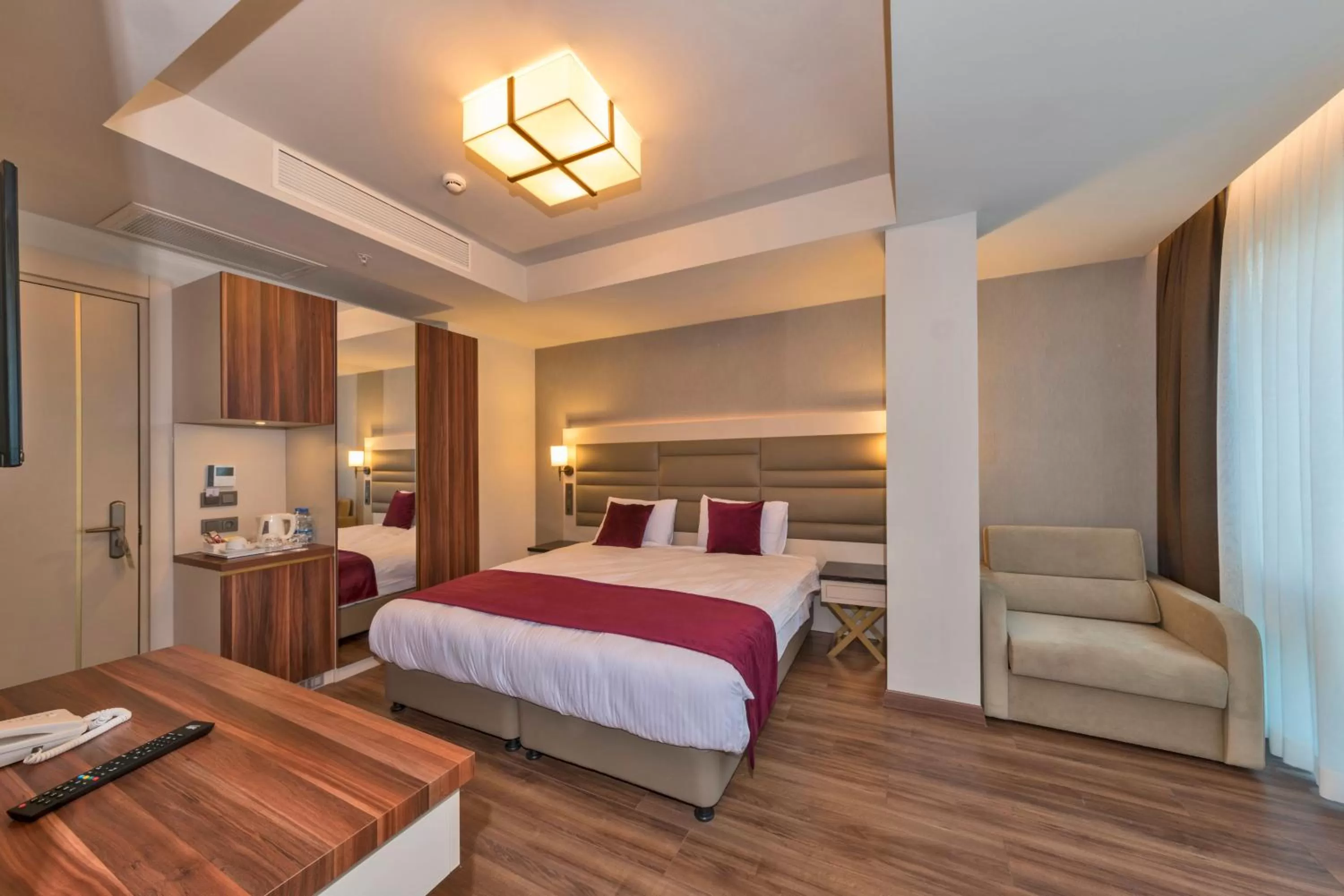 Bedroom, Bed in Golden Royal Hotel