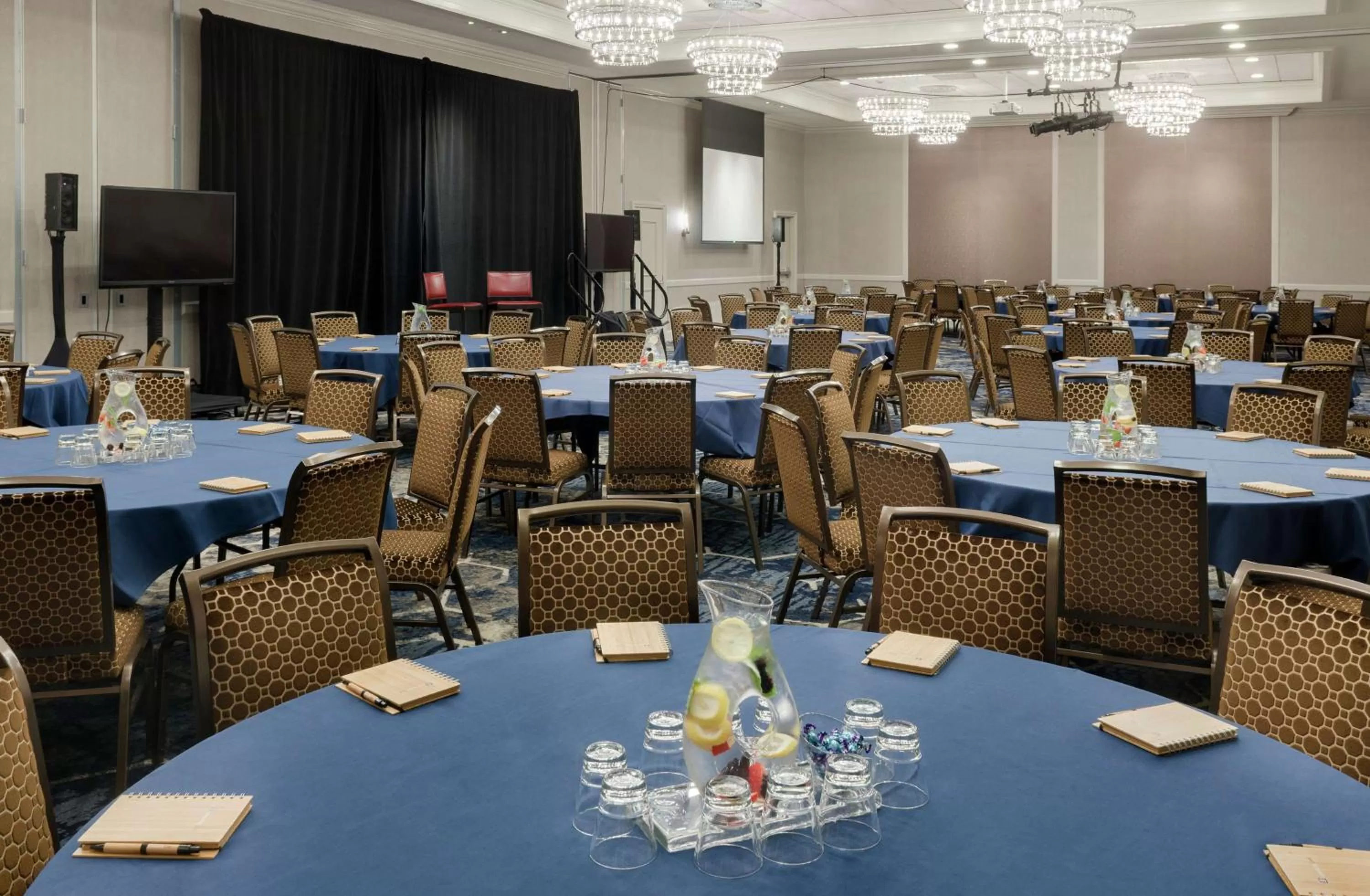 Meeting/conference room in Juniper Hotel Cupertino, Curio Collection by Hilton
