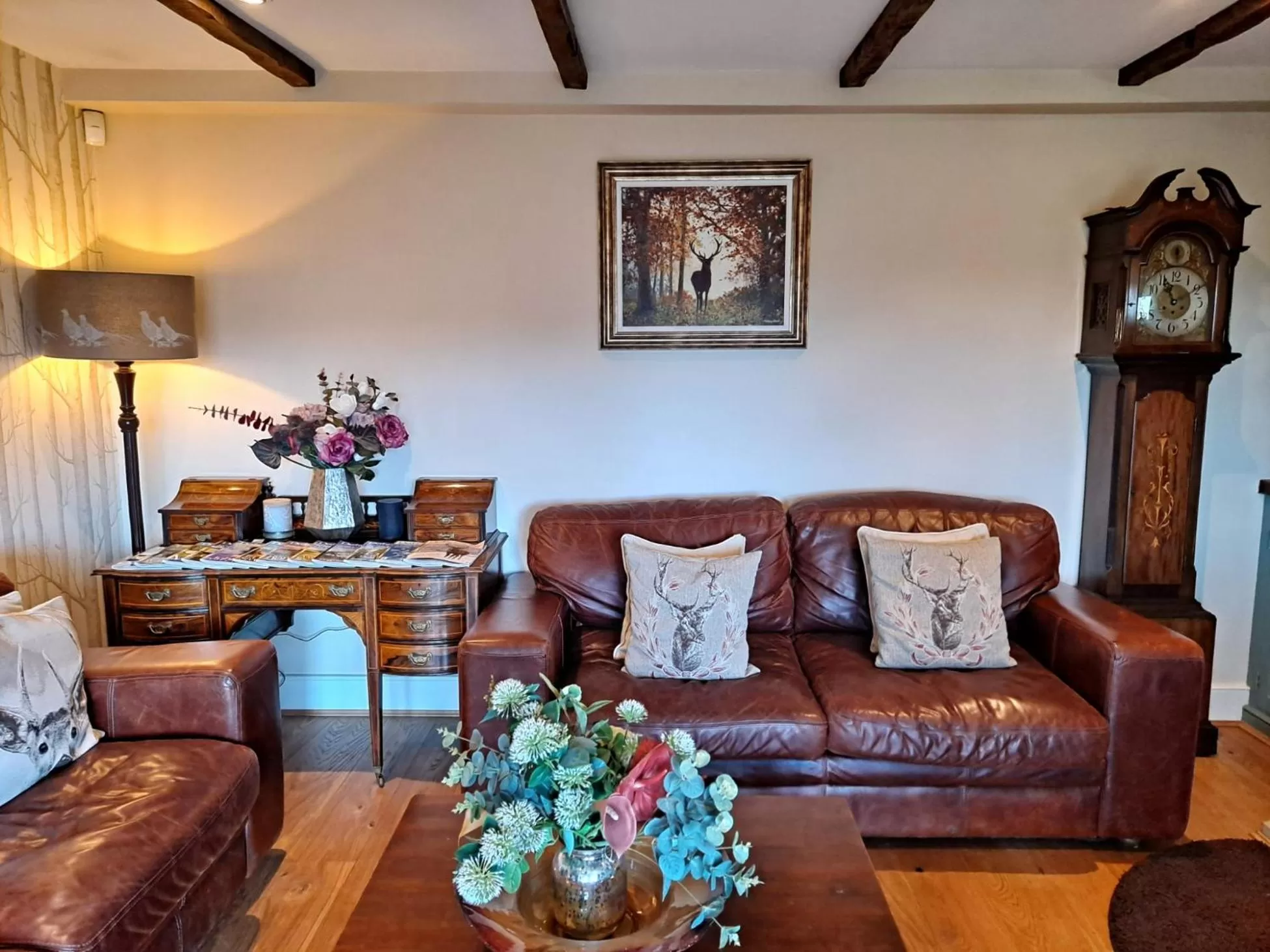 Communal lounge/ TV room in Robin Hood Farm B&B