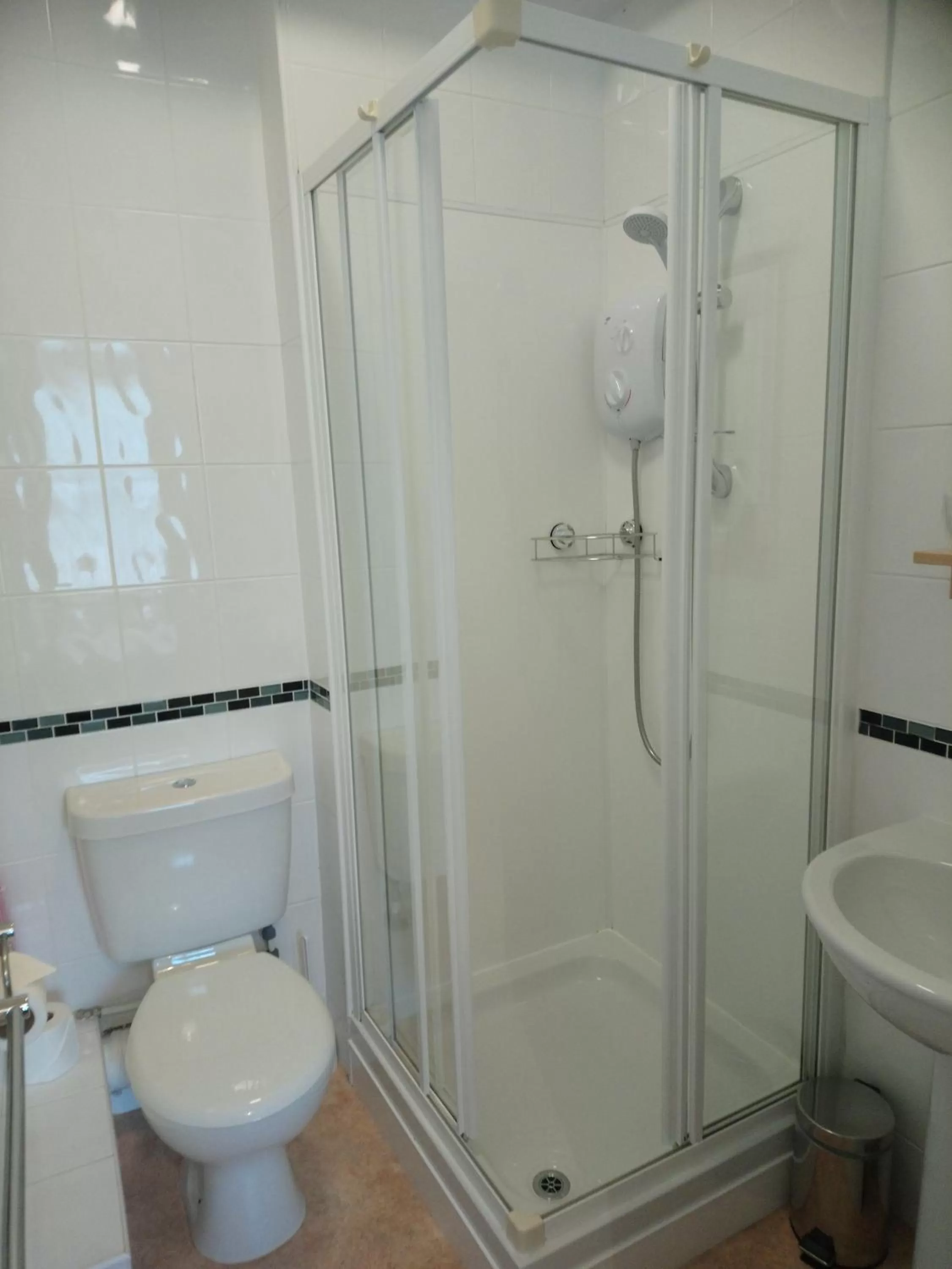 Shower in Cranmore Guest House