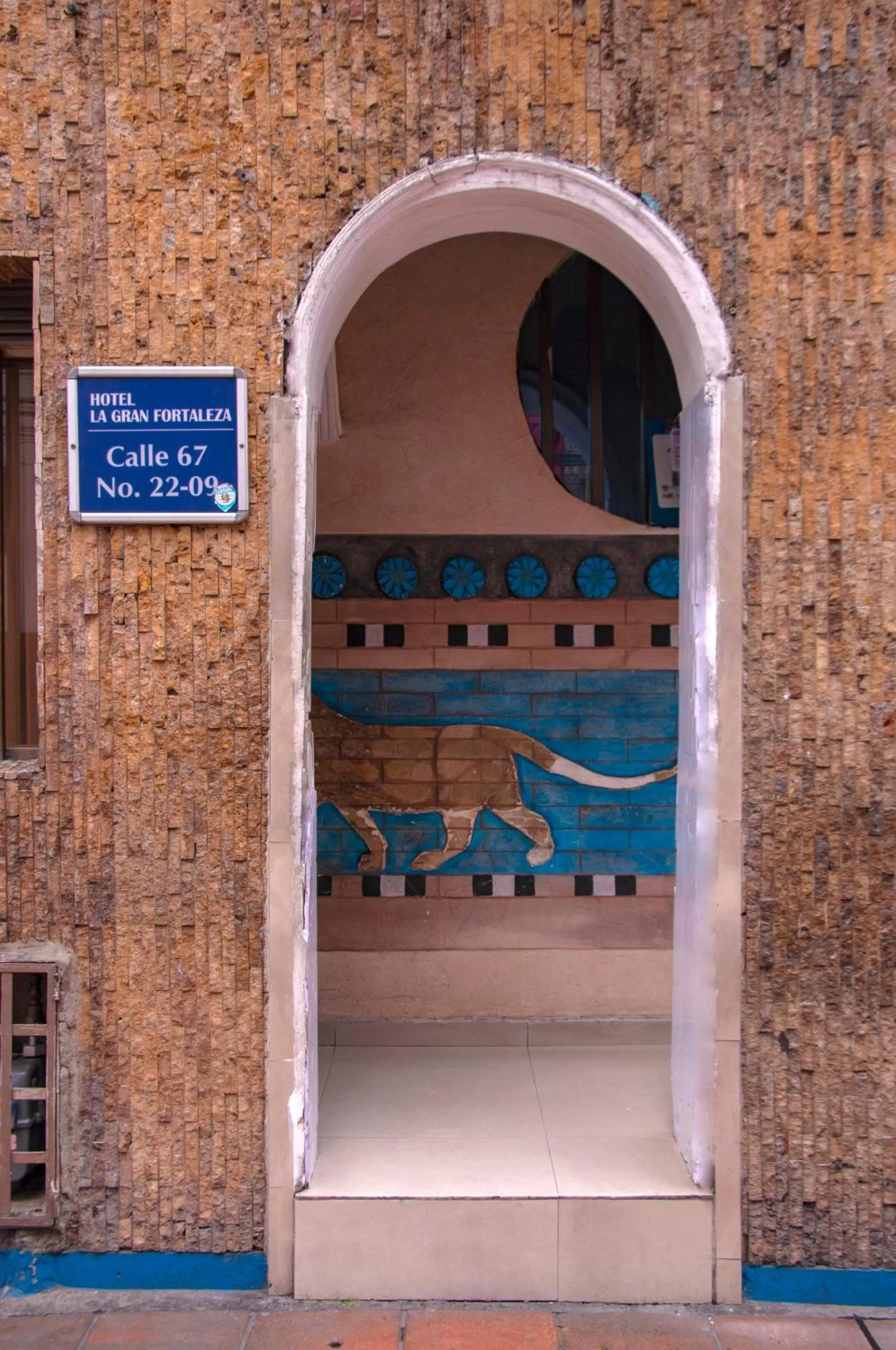 Facade/entrance in La Gran Fortaleza B&B