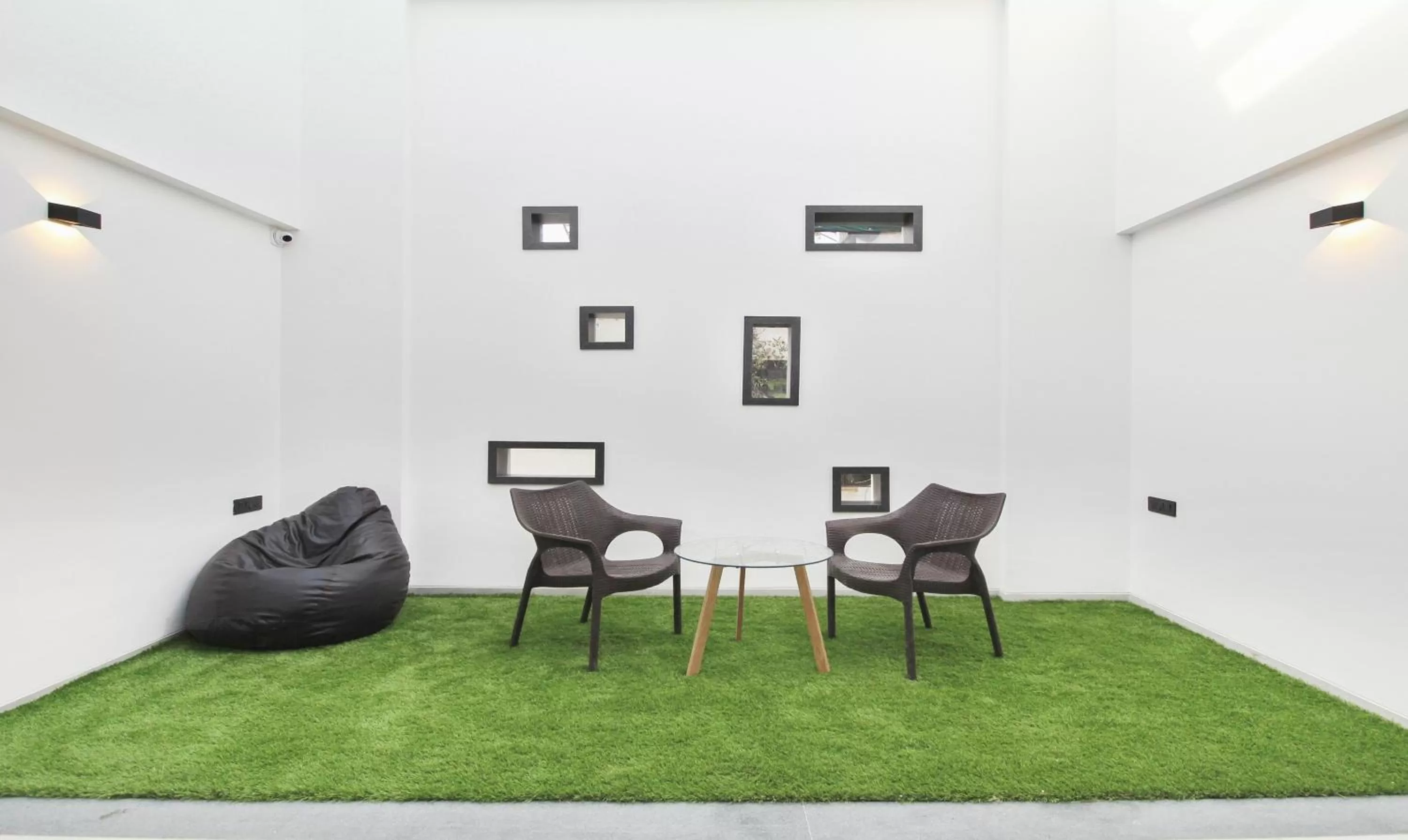 Seating area in Treebo City Inn, Satara